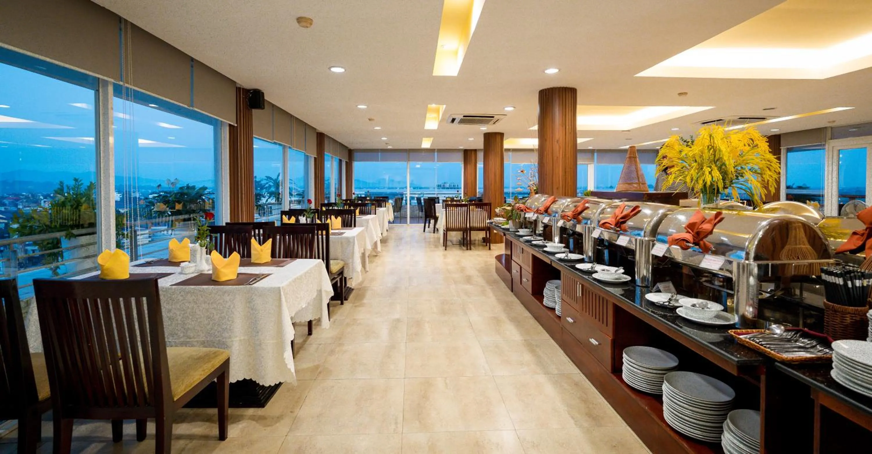 Restaurant/places to eat in Mondial Hotel Hue