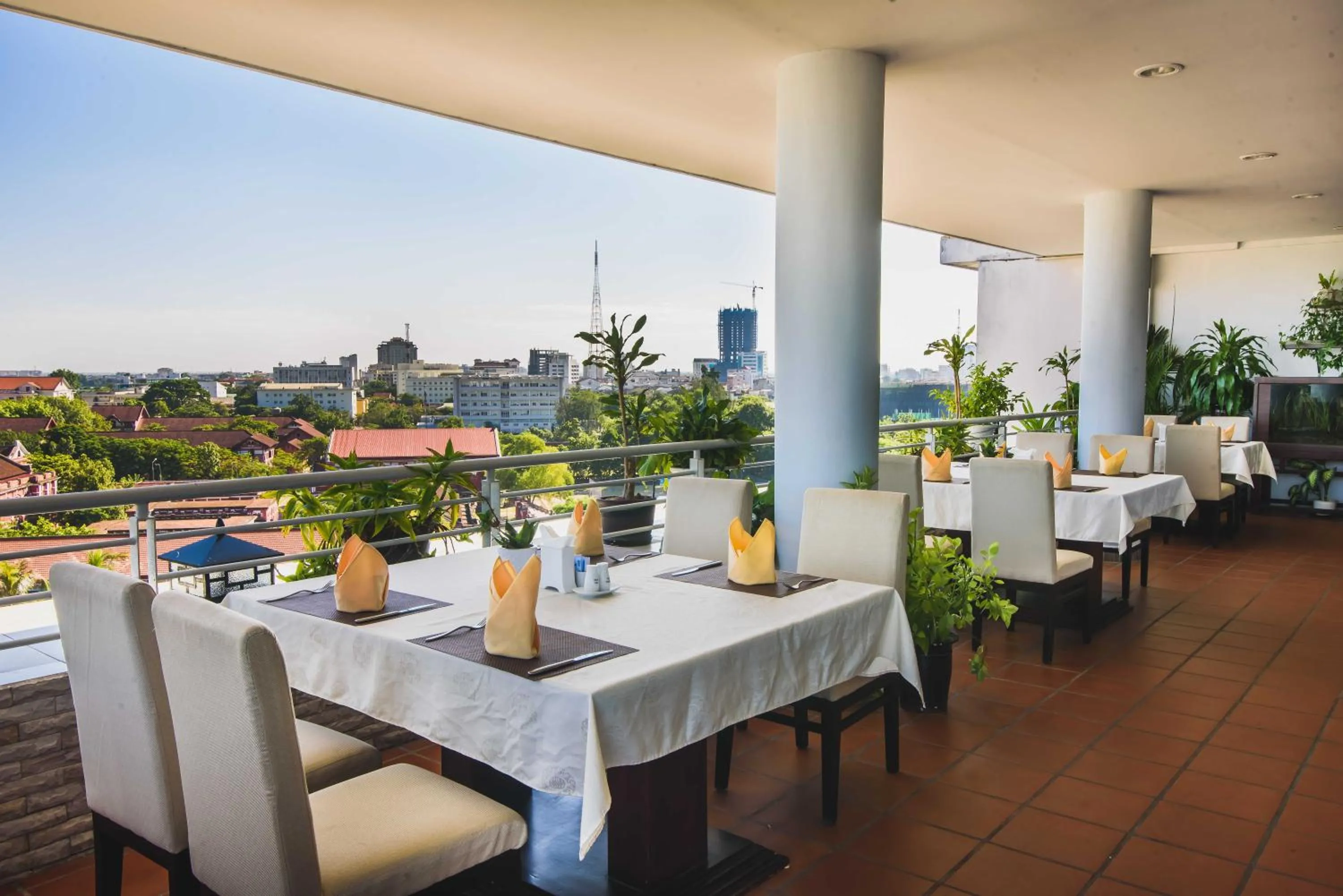 Buffet breakfast in Mondial Hotel Hue