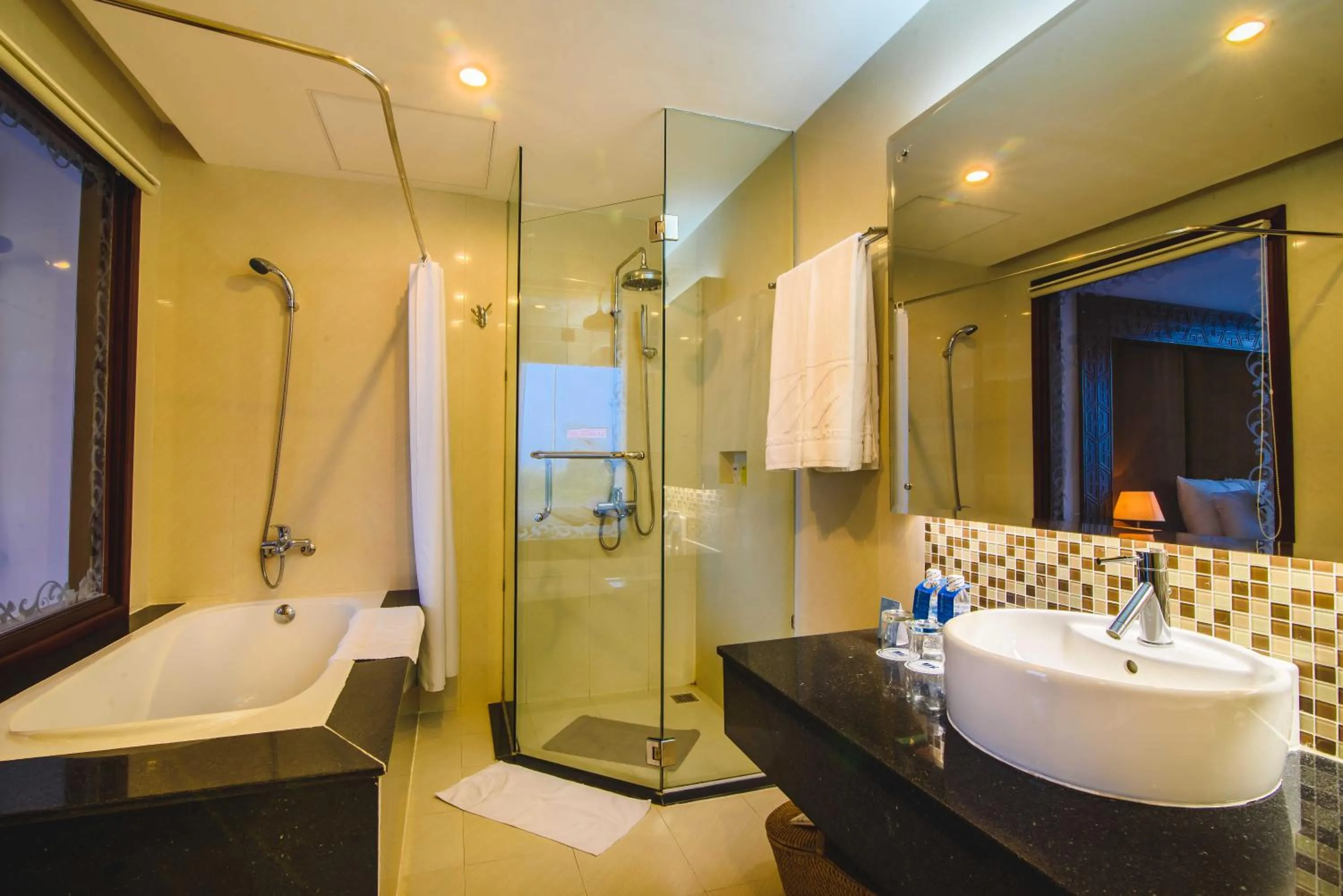 Bathroom in Mondial Hotel Hue