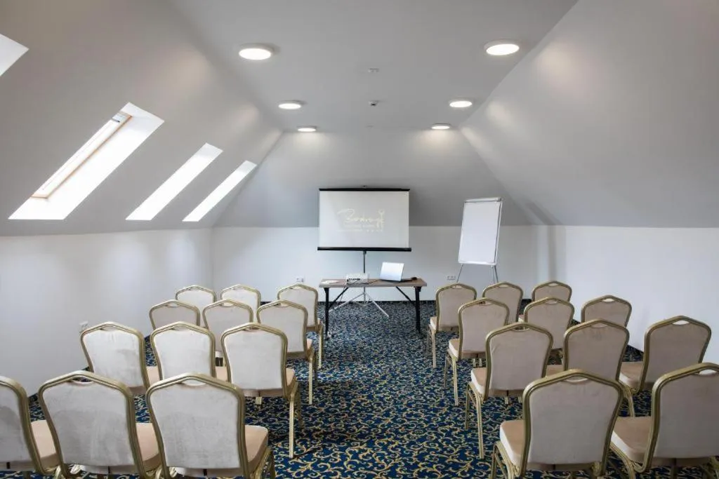 TV and multimedia in Bodrogi Kúria Wellness Hotel