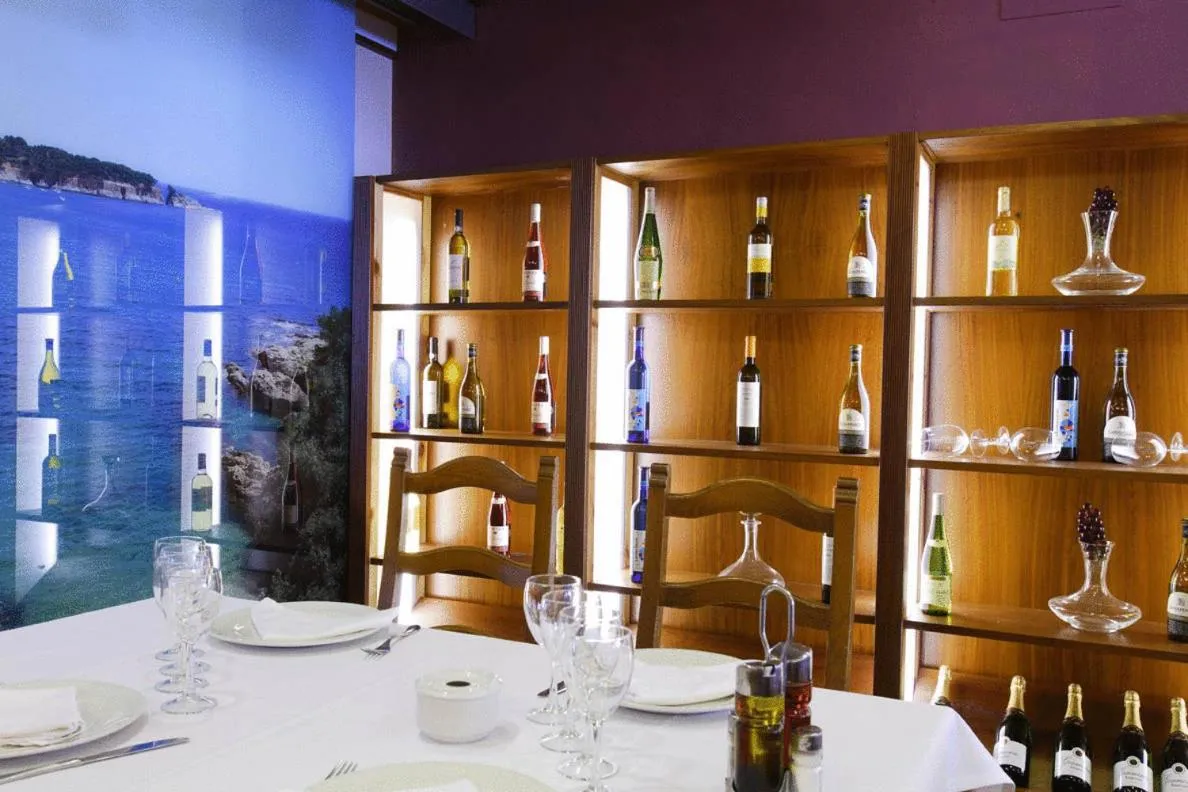 Restaurant/places to eat in Hotel Restaurant Sant Pol