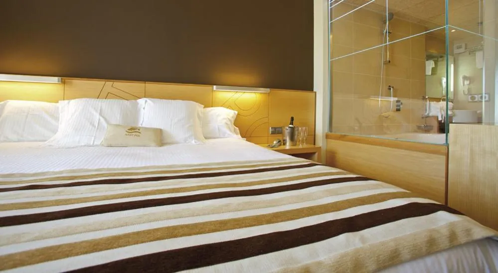 Bed in Hotel Restaurant Sant Pol