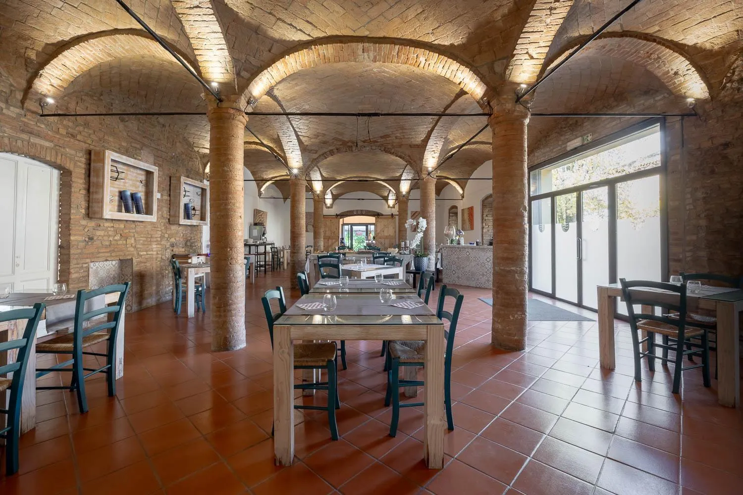 Restaurant/places to eat in Villa D&D