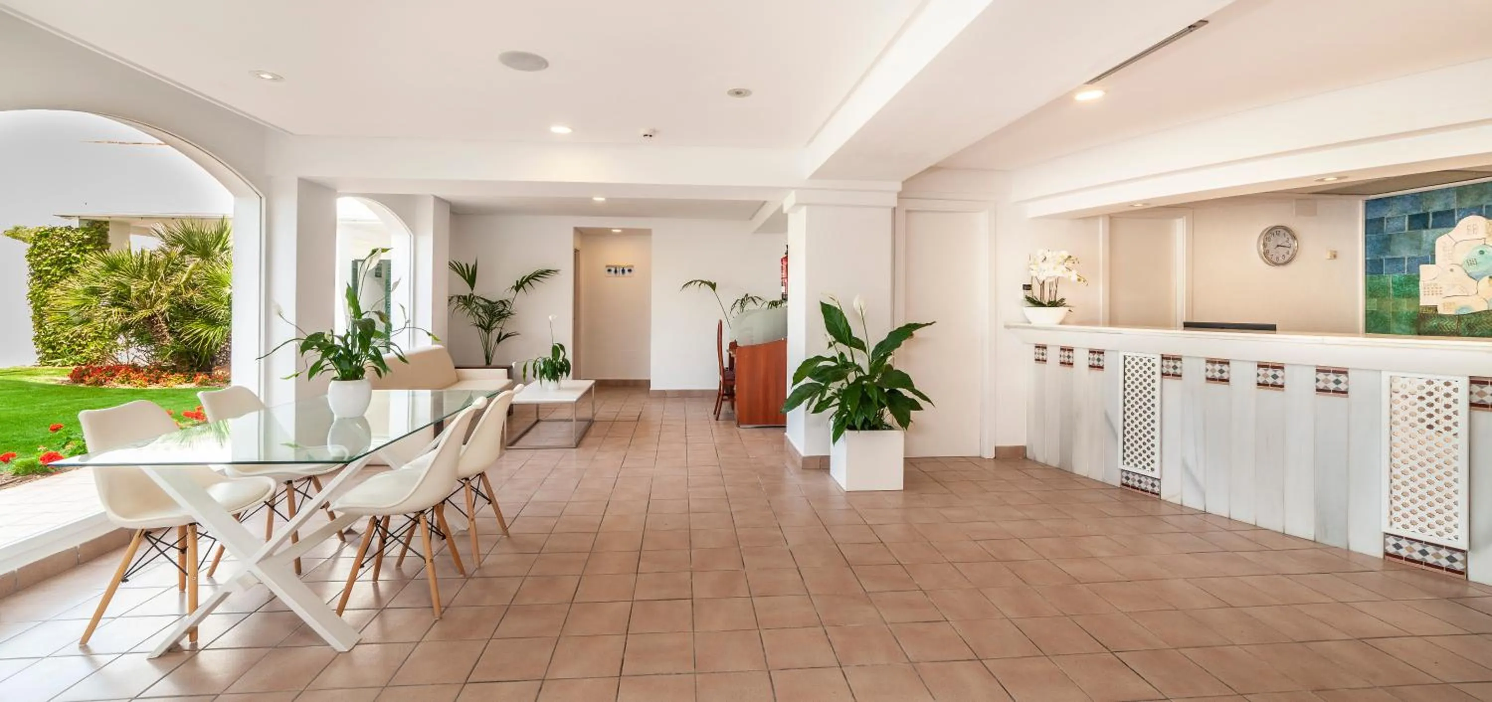 Lobby or reception in Globales Cala'n Blanes