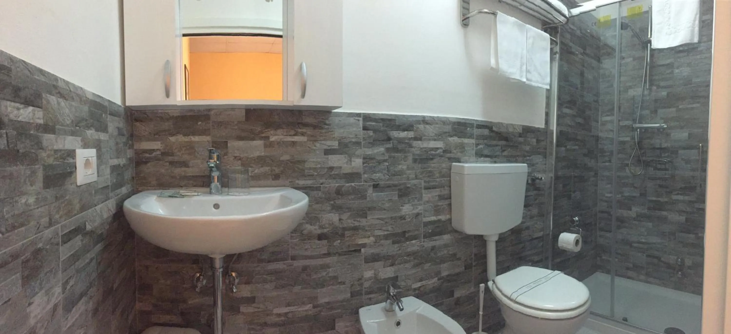 Bathroom in Hotel Aline