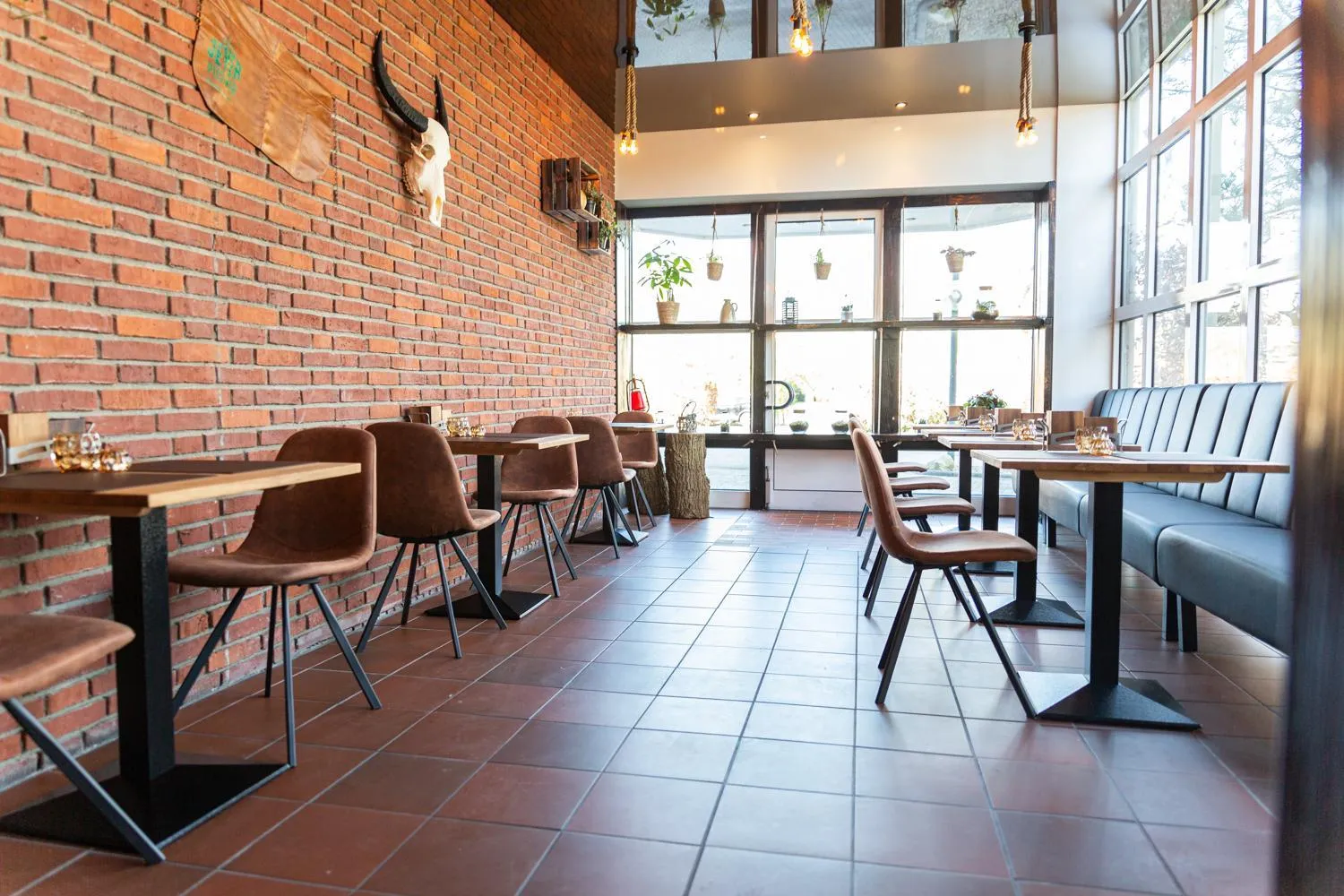 Restaurant/places to eat in TIDE Hotel