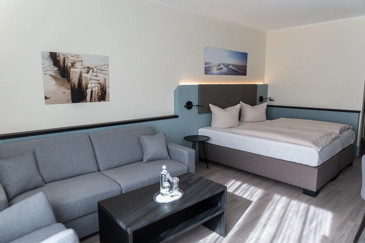 Photo of the whole room, Bed in TIDE Hotel