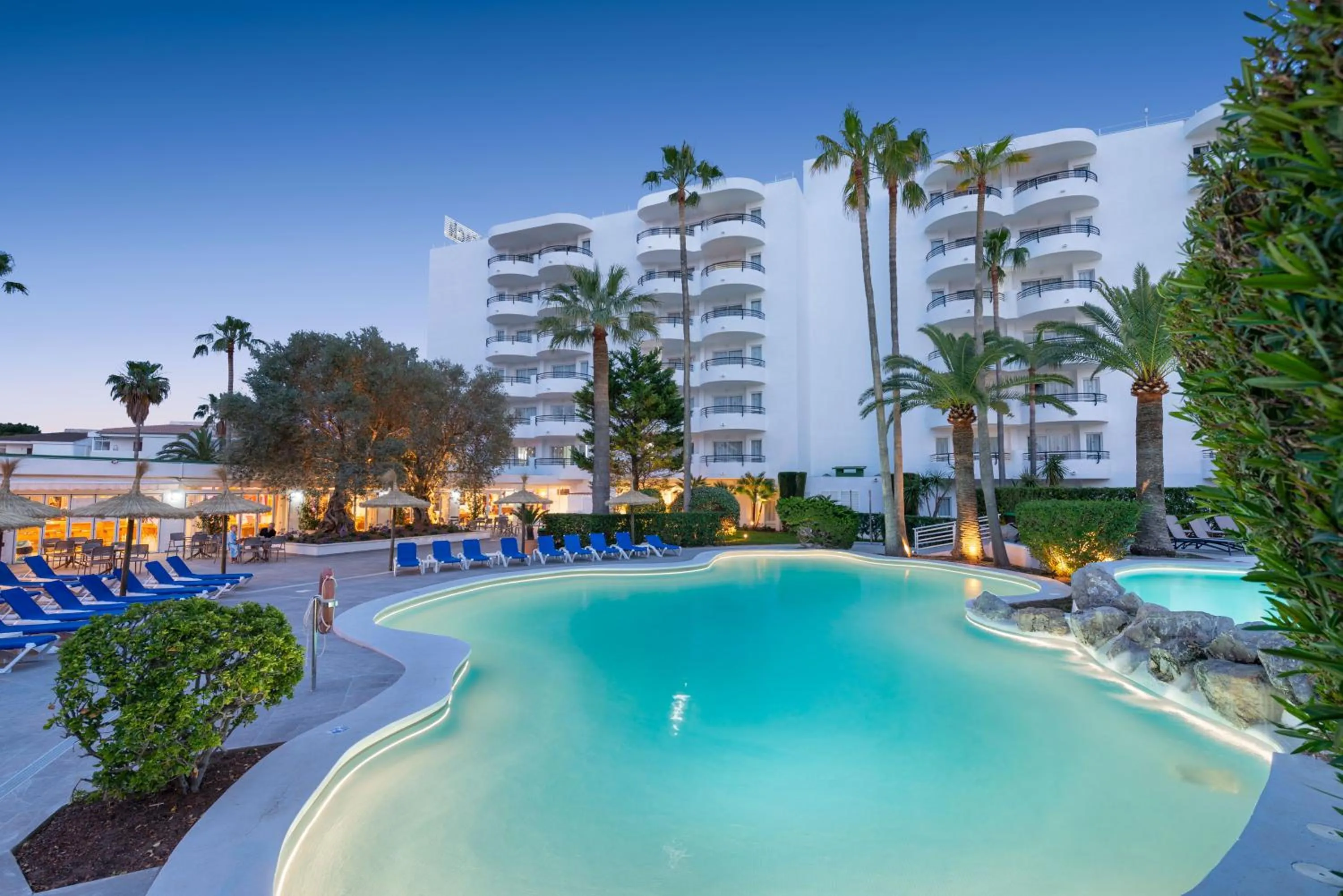Swimming pool in Alcudia Beach Apartments
