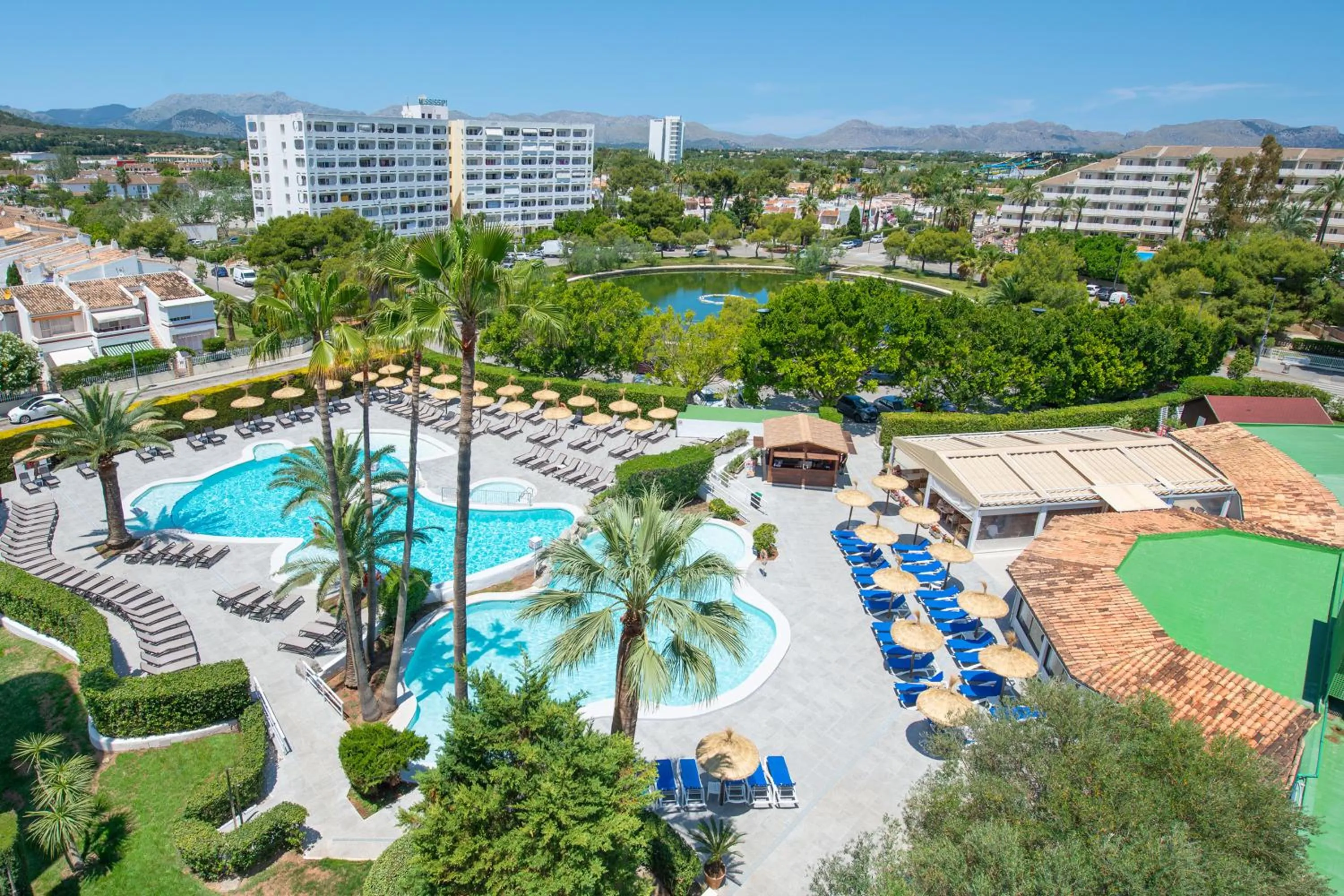 Swimming pool in Alcudia Beach Apartments