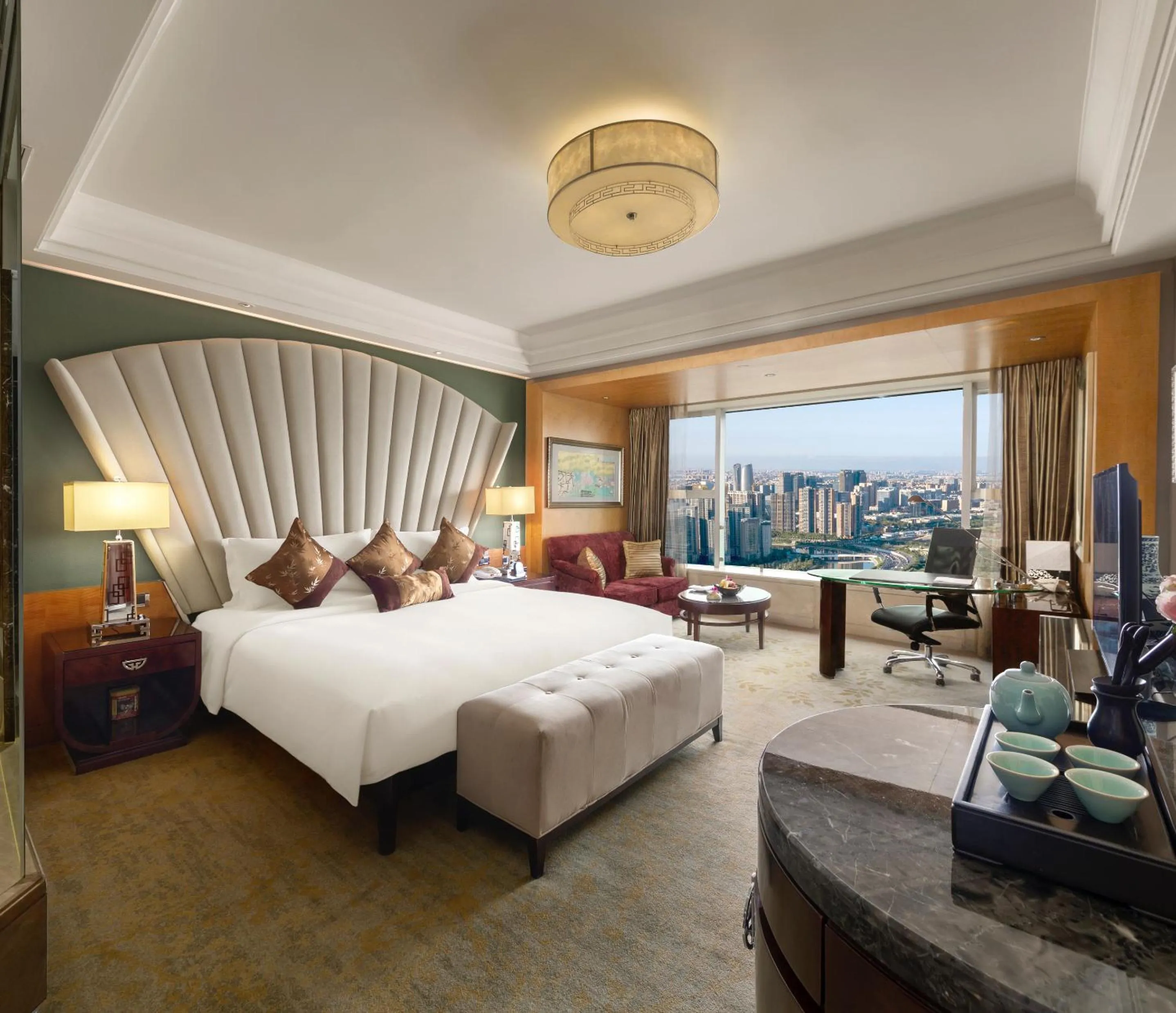 Photo of the whole room, Bed in InterContinental Century City Chengdu