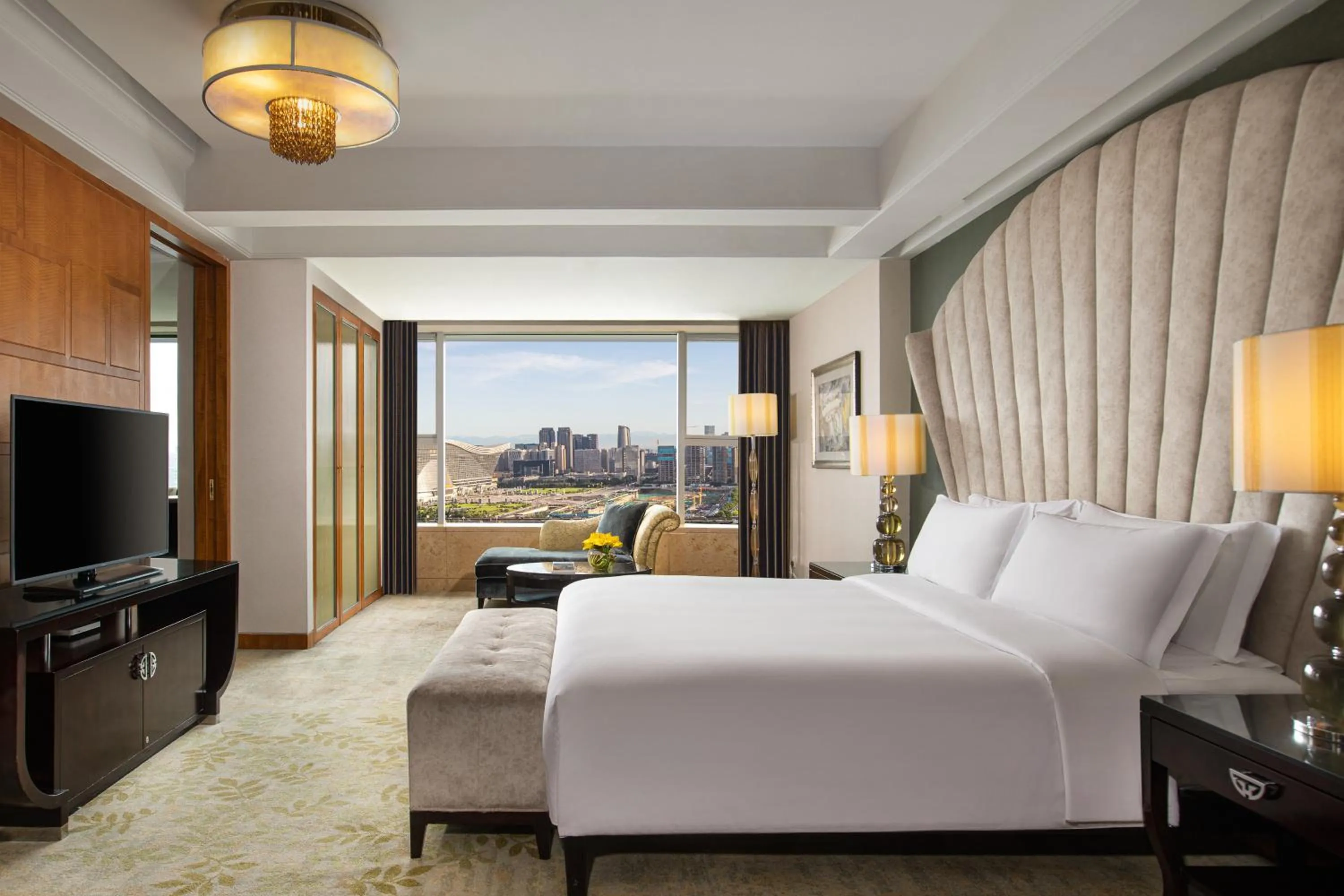 Photo of the whole room, Bed in InterContinental Century City Chengdu