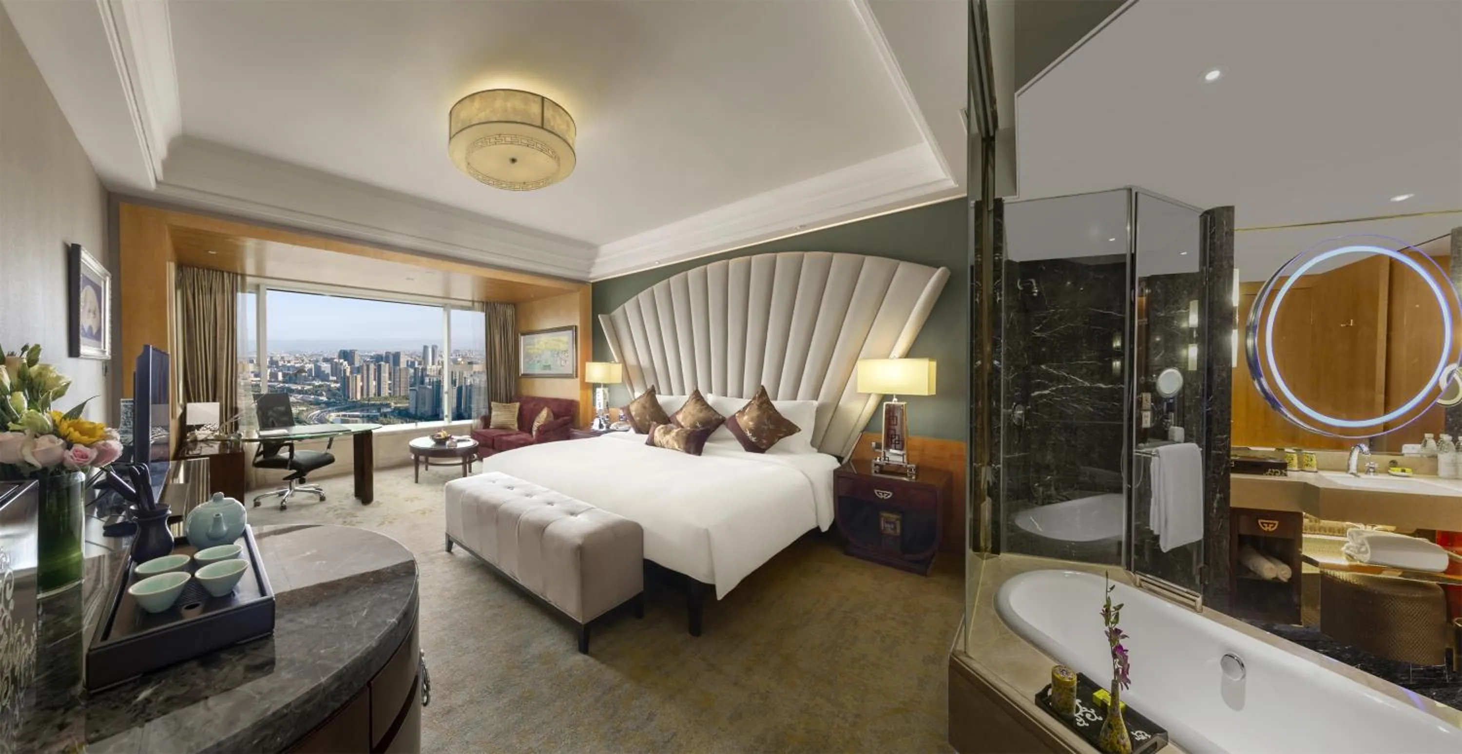 Bed in InterContinental Century City Chengdu