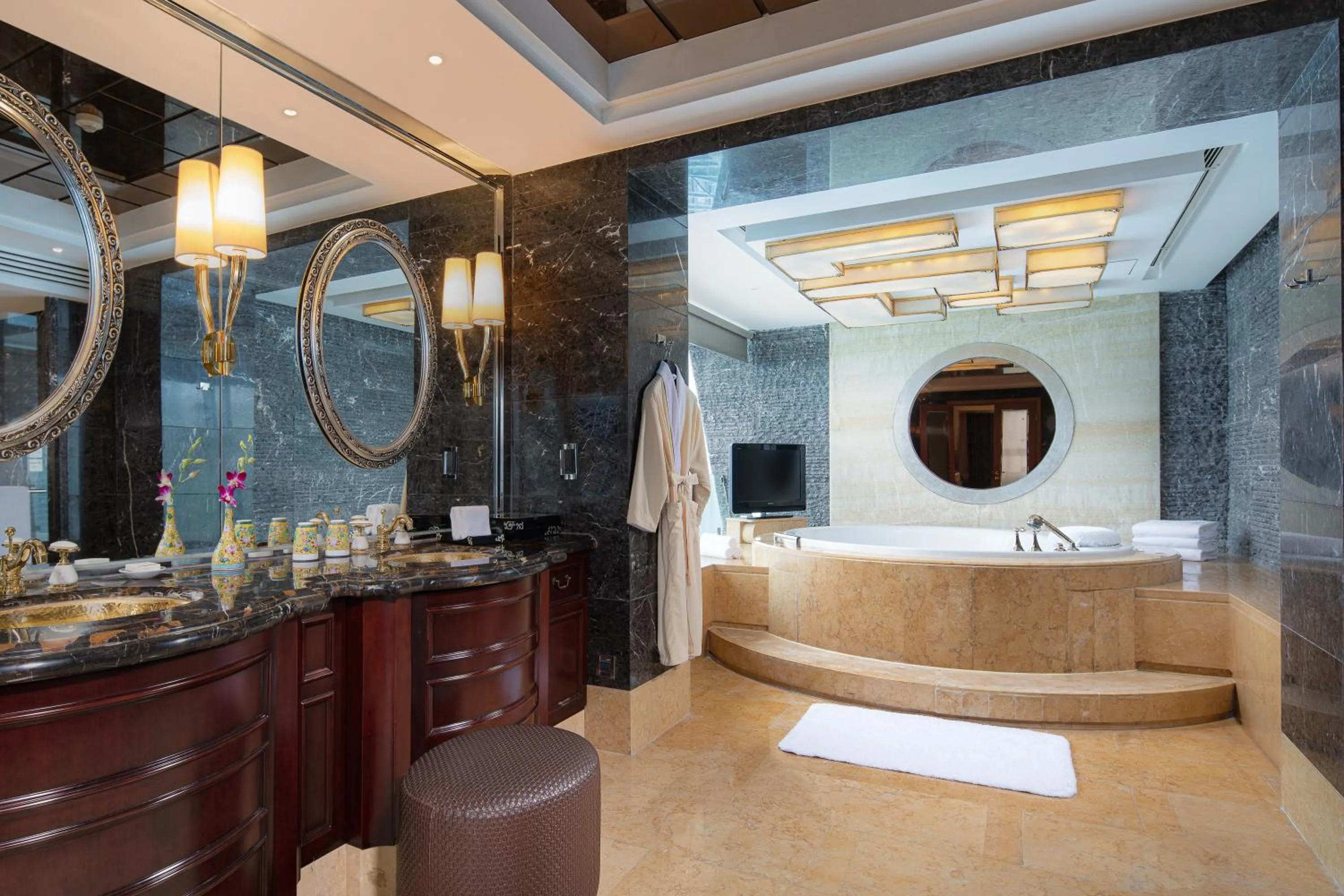 Bathroom in InterContinental Century City Chengdu