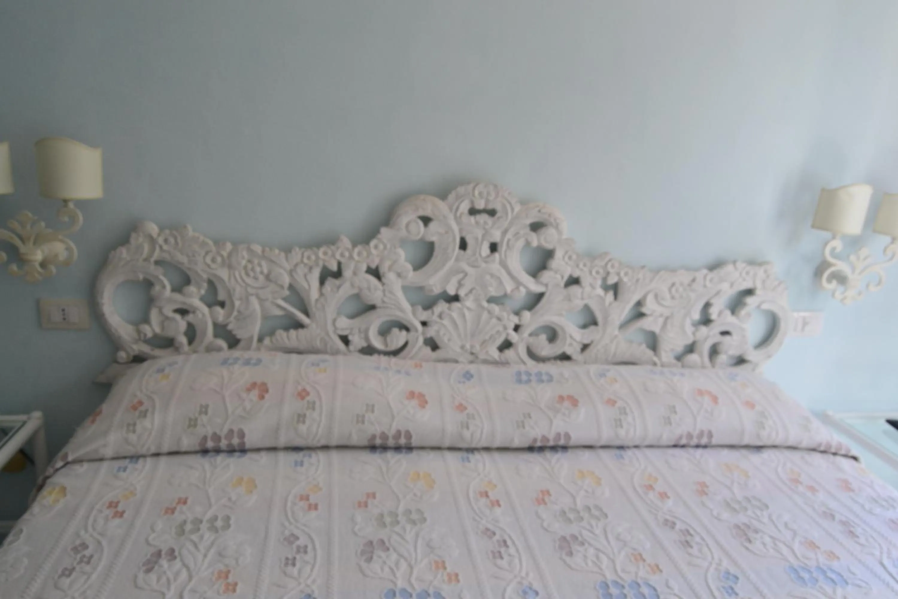 Decorative detail, Bed in Hotel La Lampara