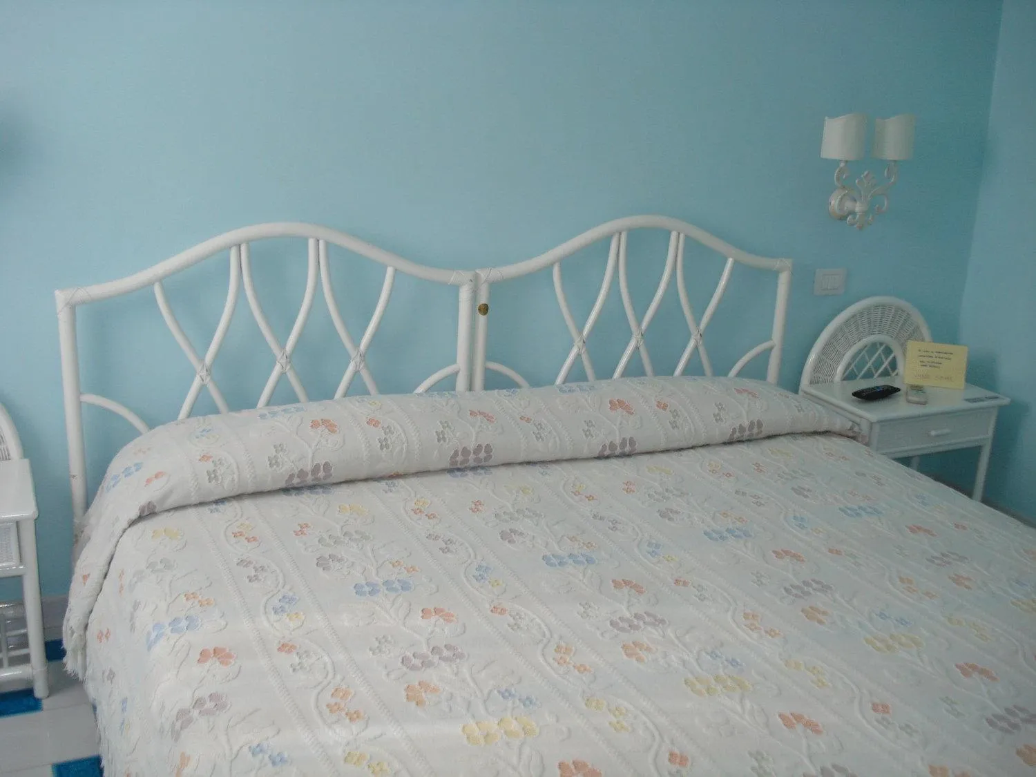 Decorative detail, Bed in Hotel La Lampara