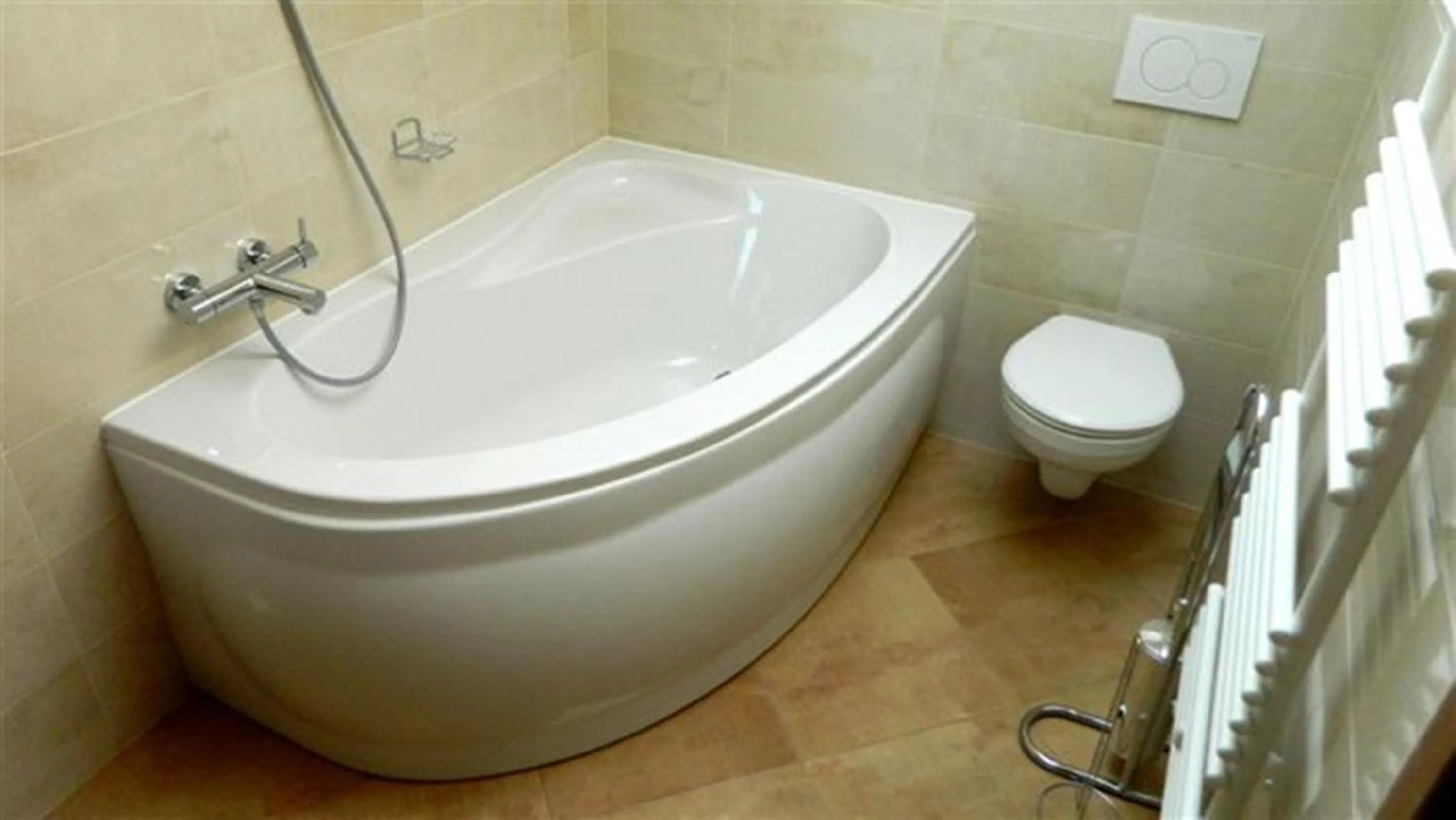 Shower in Hotel Maria