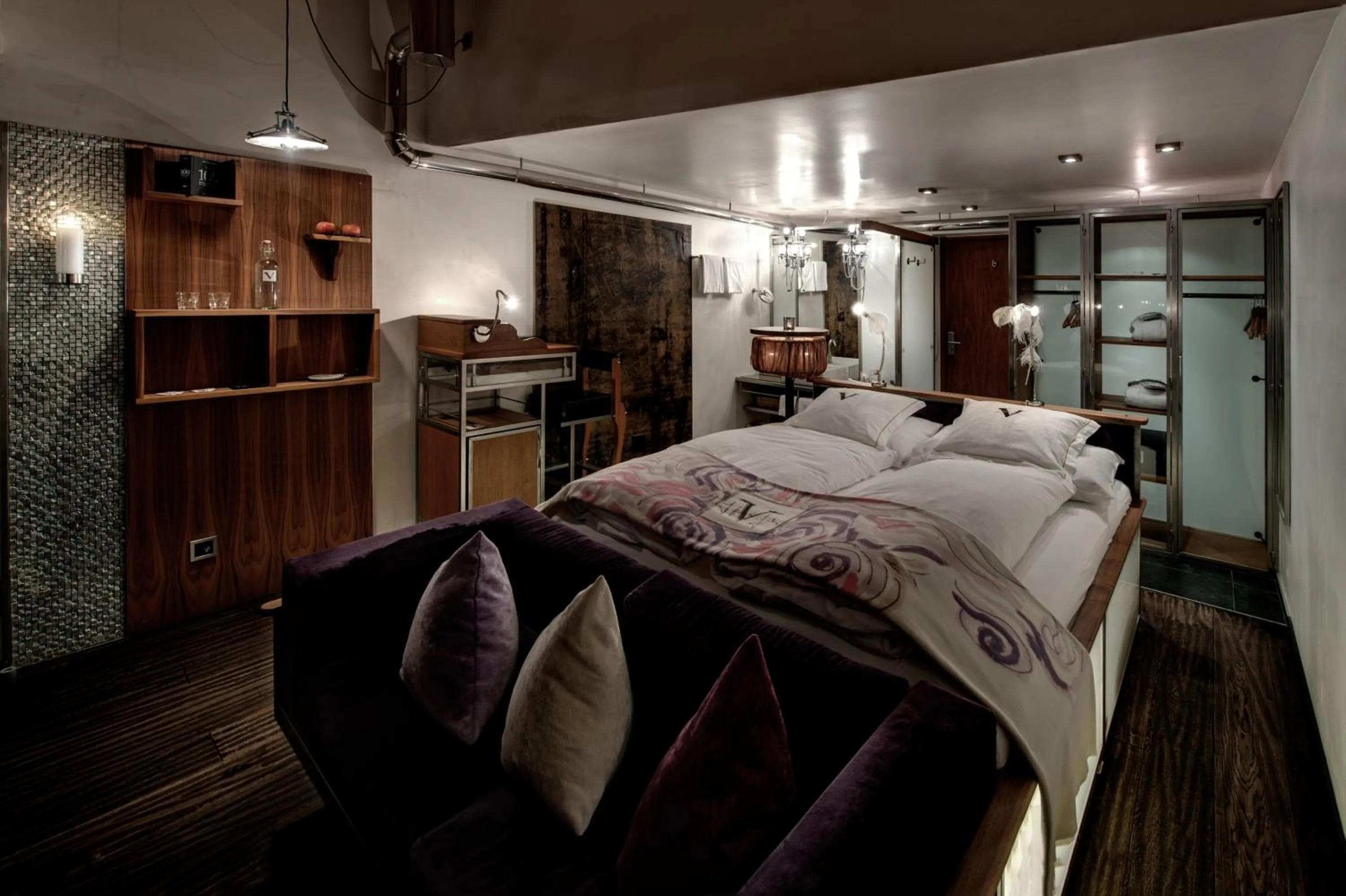 Bed in Backstage Boutique SPA Hotel