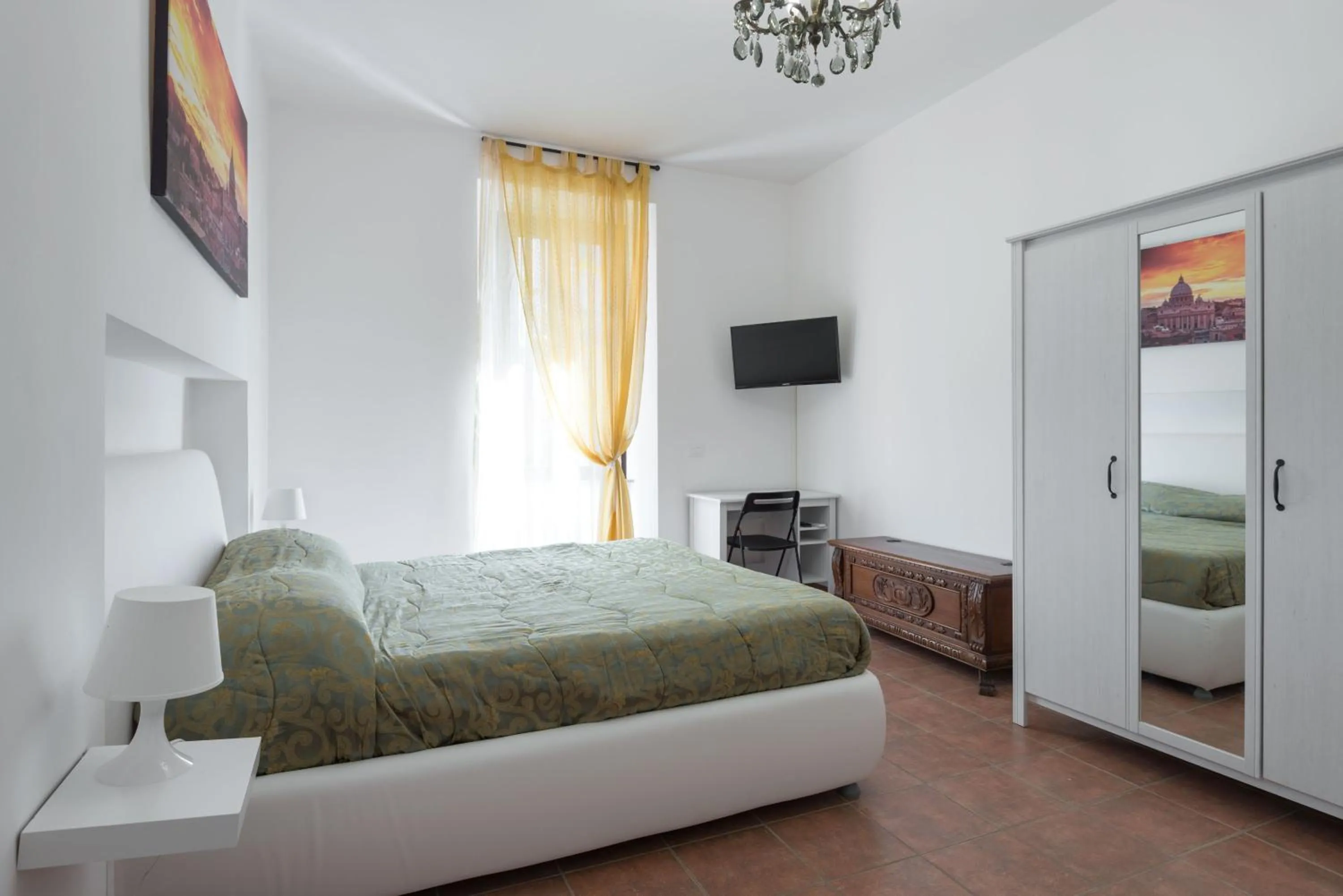 Bed in Cornelia Penthouse