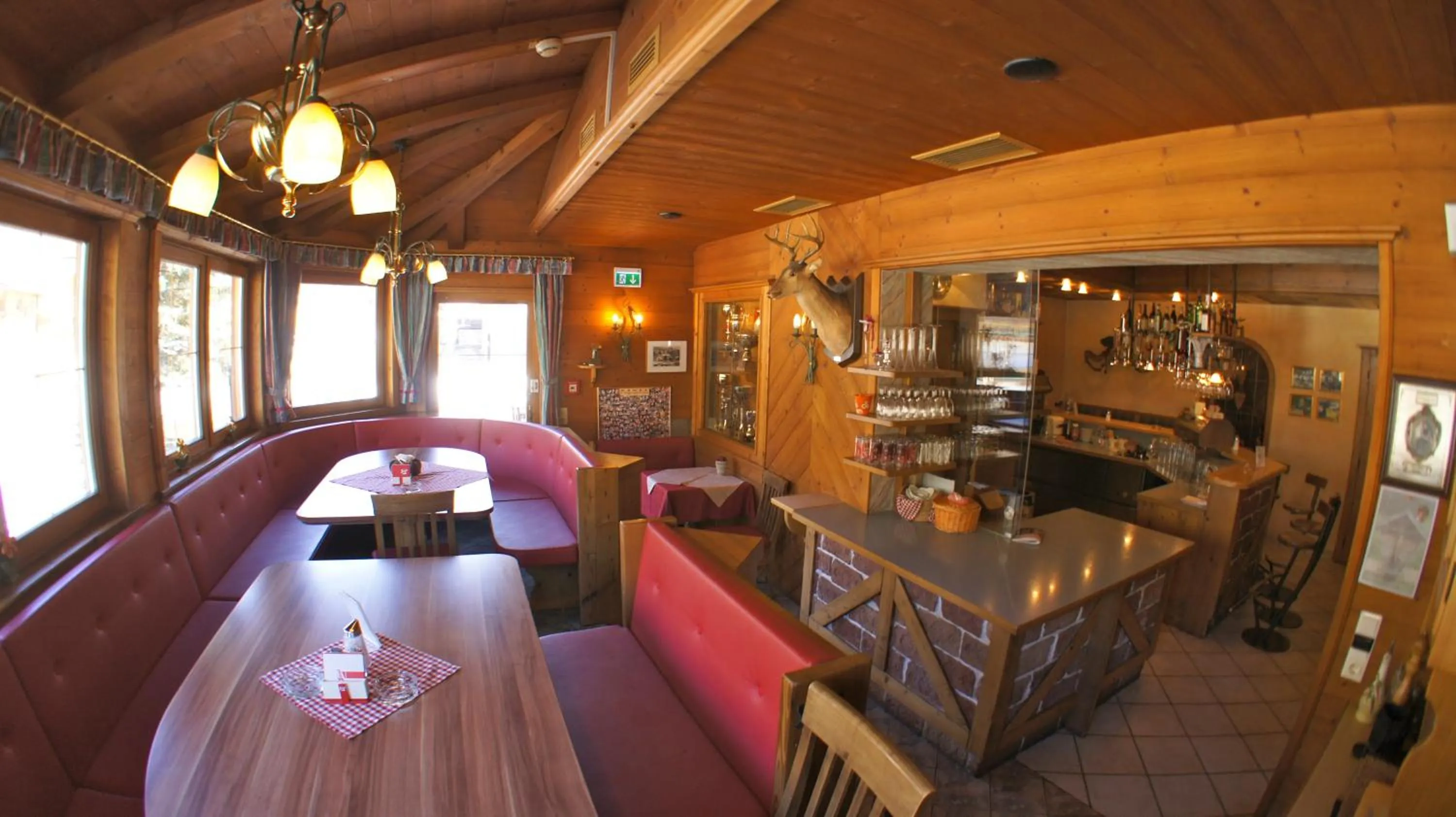 Restaurant/places to eat in Hotel Schweizerhof