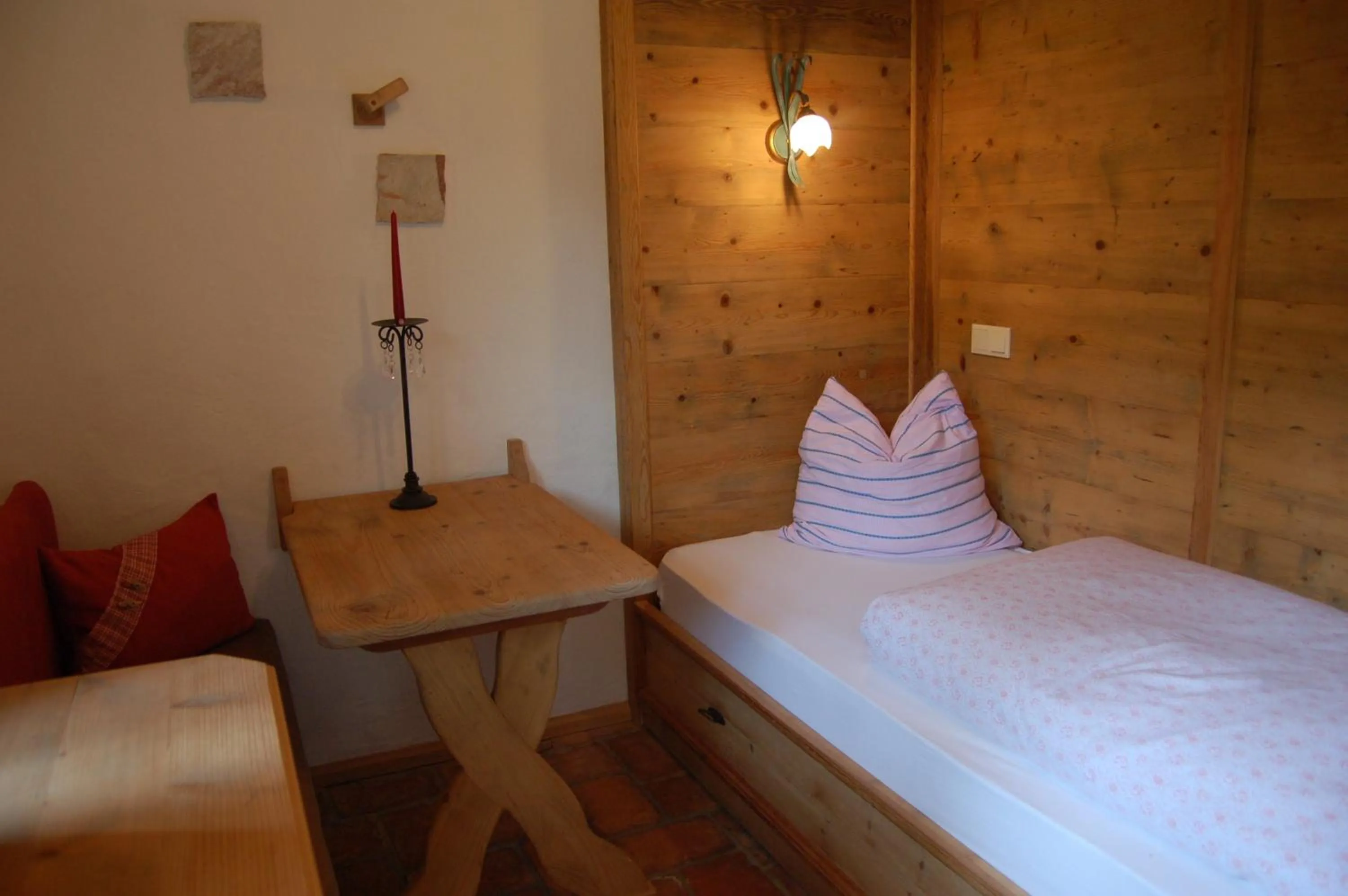 Bedroom, Bed in Hotel Schweizerhof