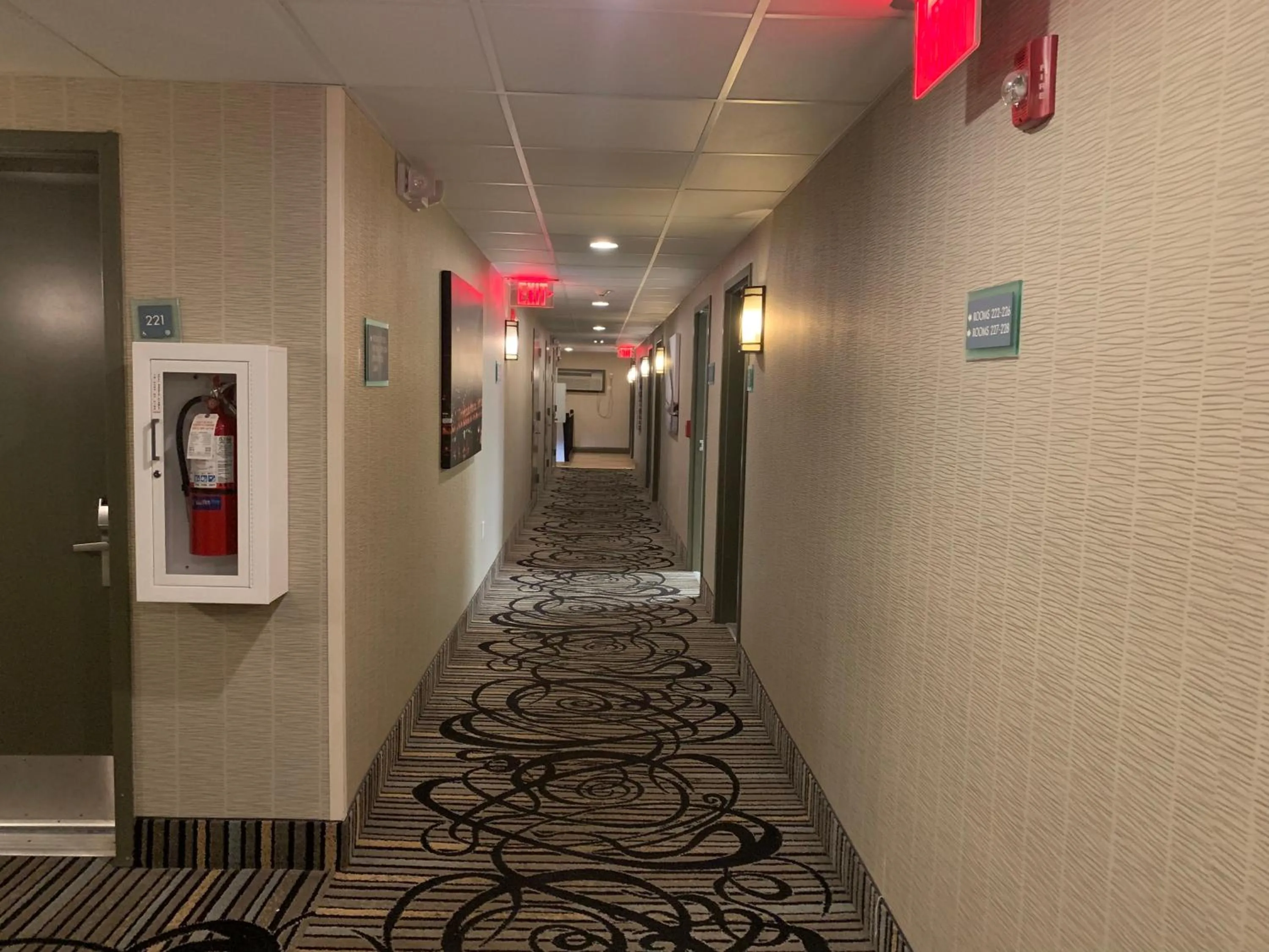 Property building in Red Carpet Inn Elmwood