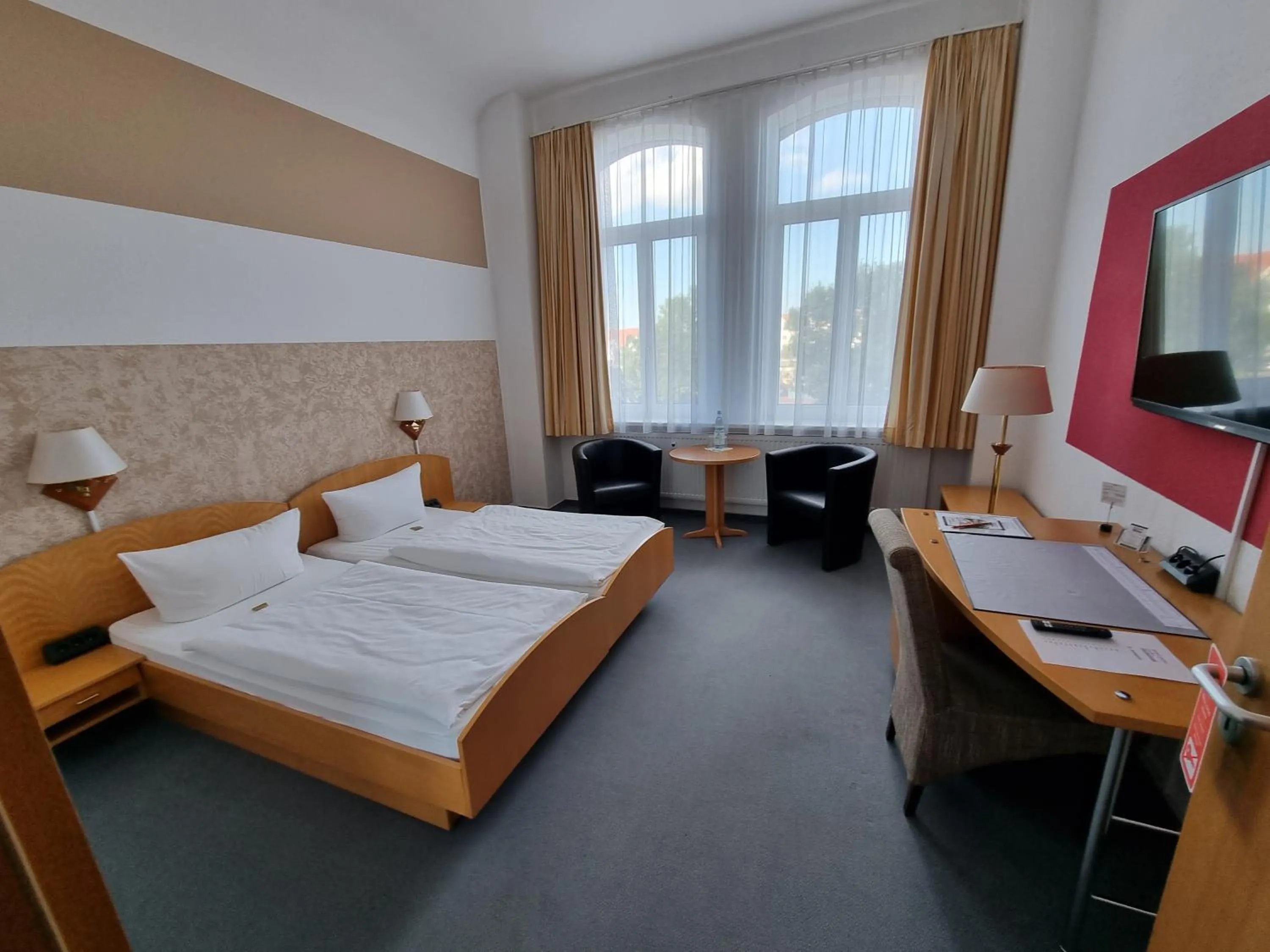 Photo of the whole room, Bed in Hotel Zur Alten Druckerei
