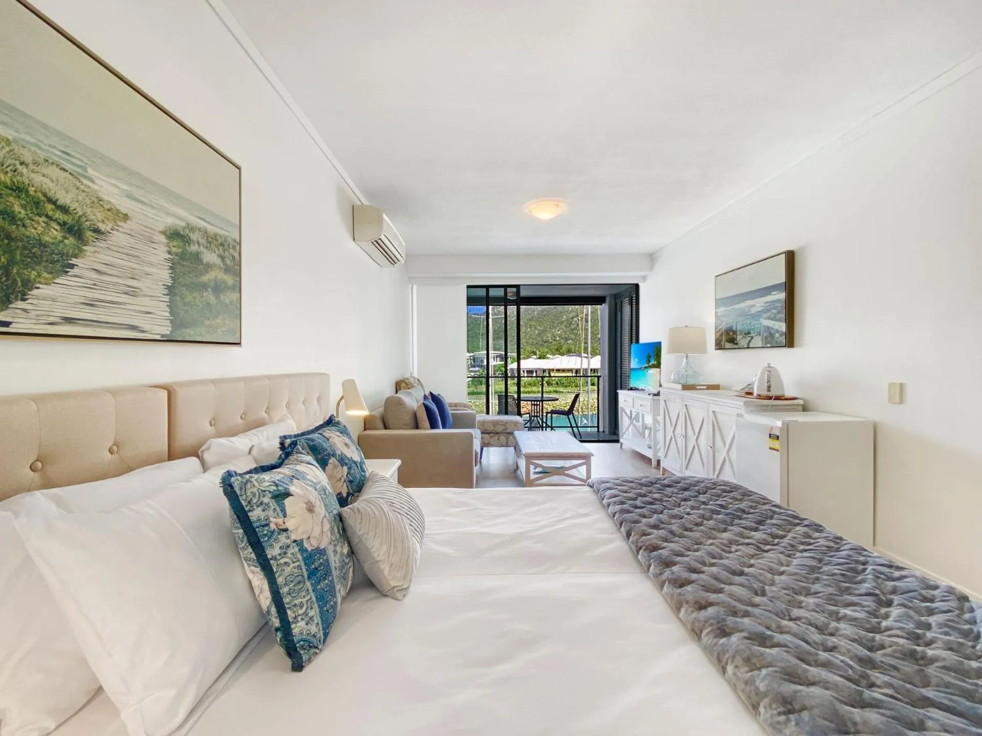 Bed in Blue on Blue Studio Room 1242