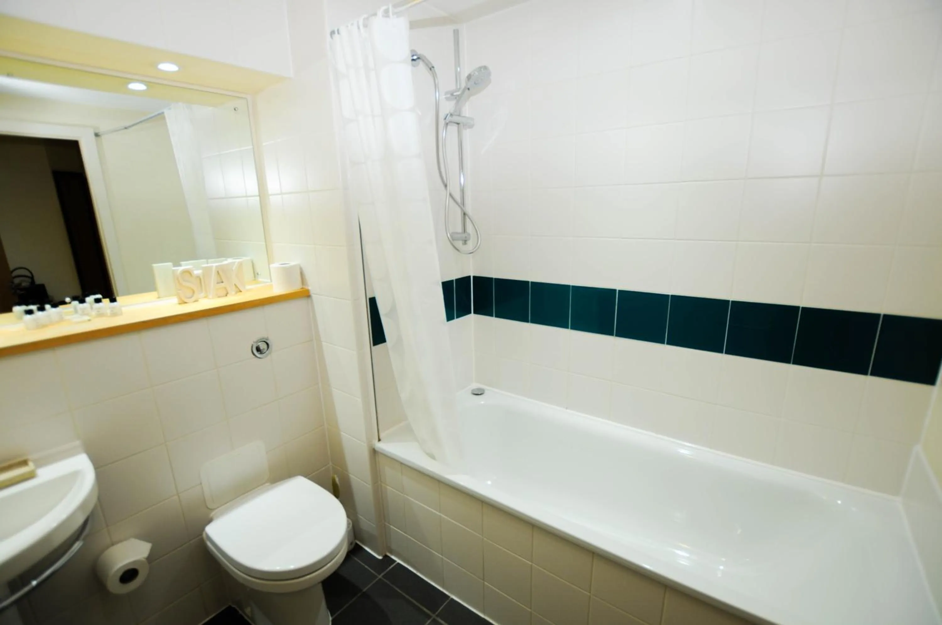 Bathroom in Hamilton Court Apartments from Your Stay Bristol