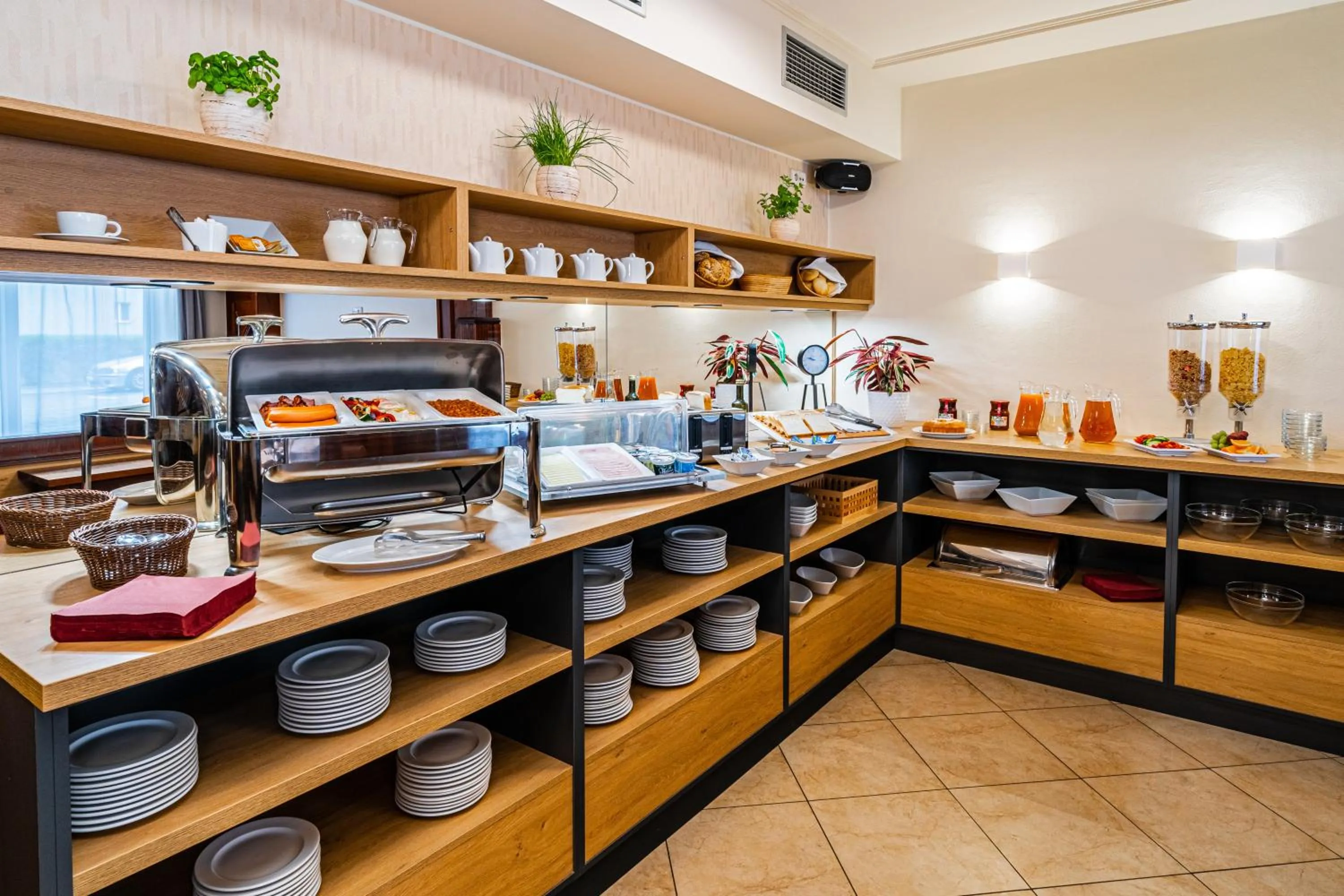 Buffet breakfast in Hotel Baltaci U Náhonu