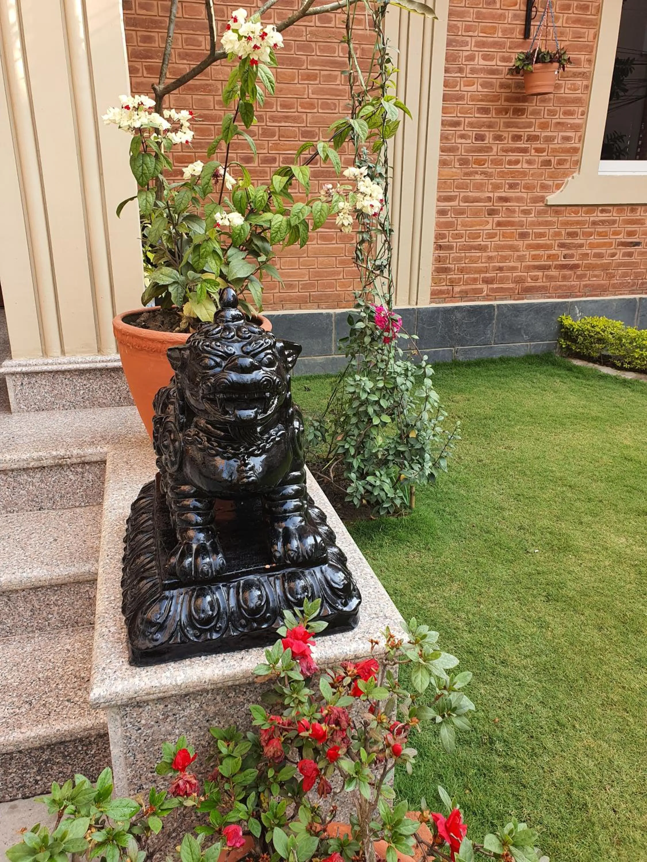 Property building in Butsugen