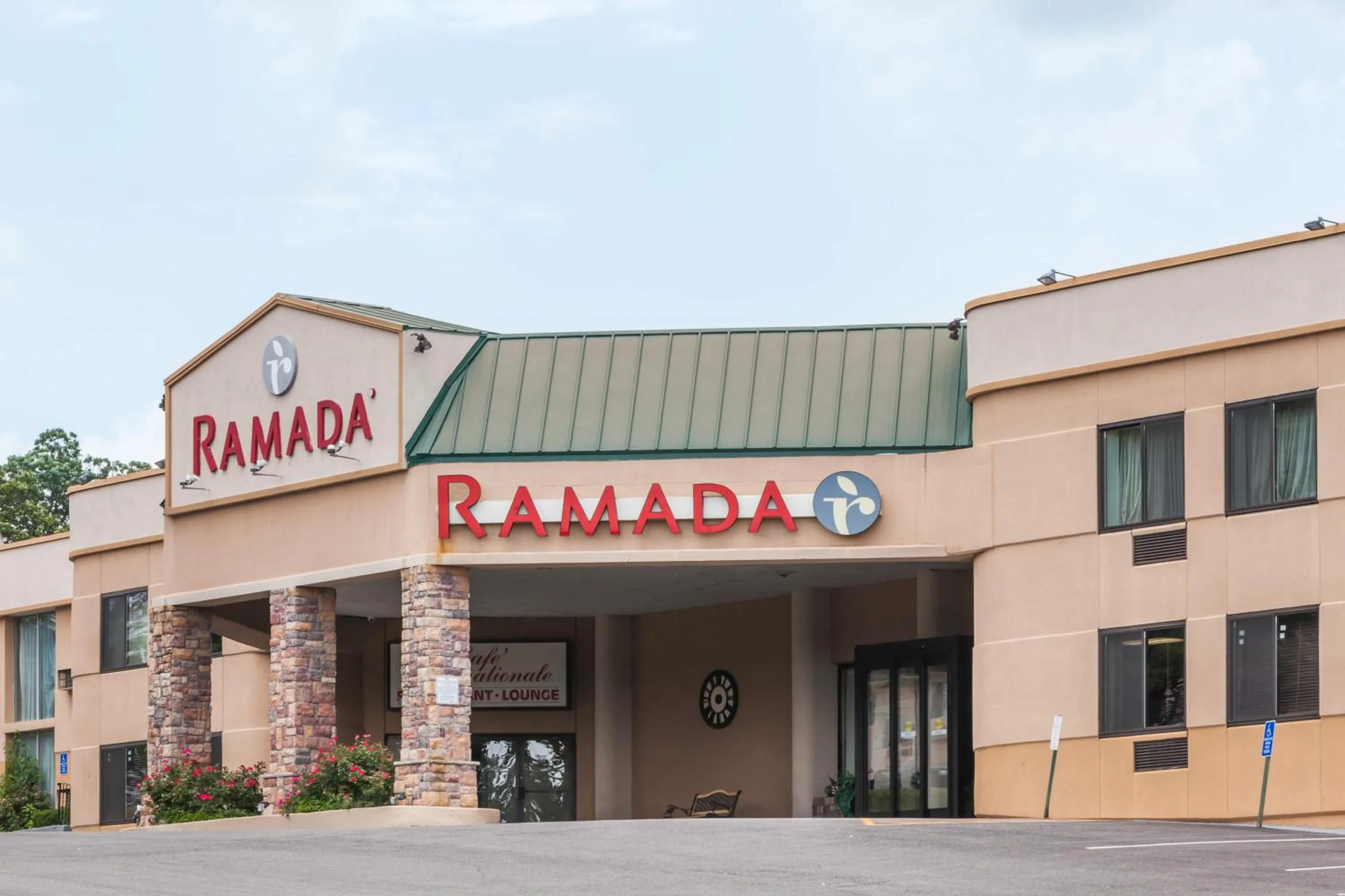 Property building in Ramada by Wyndham Newburgh/West Point