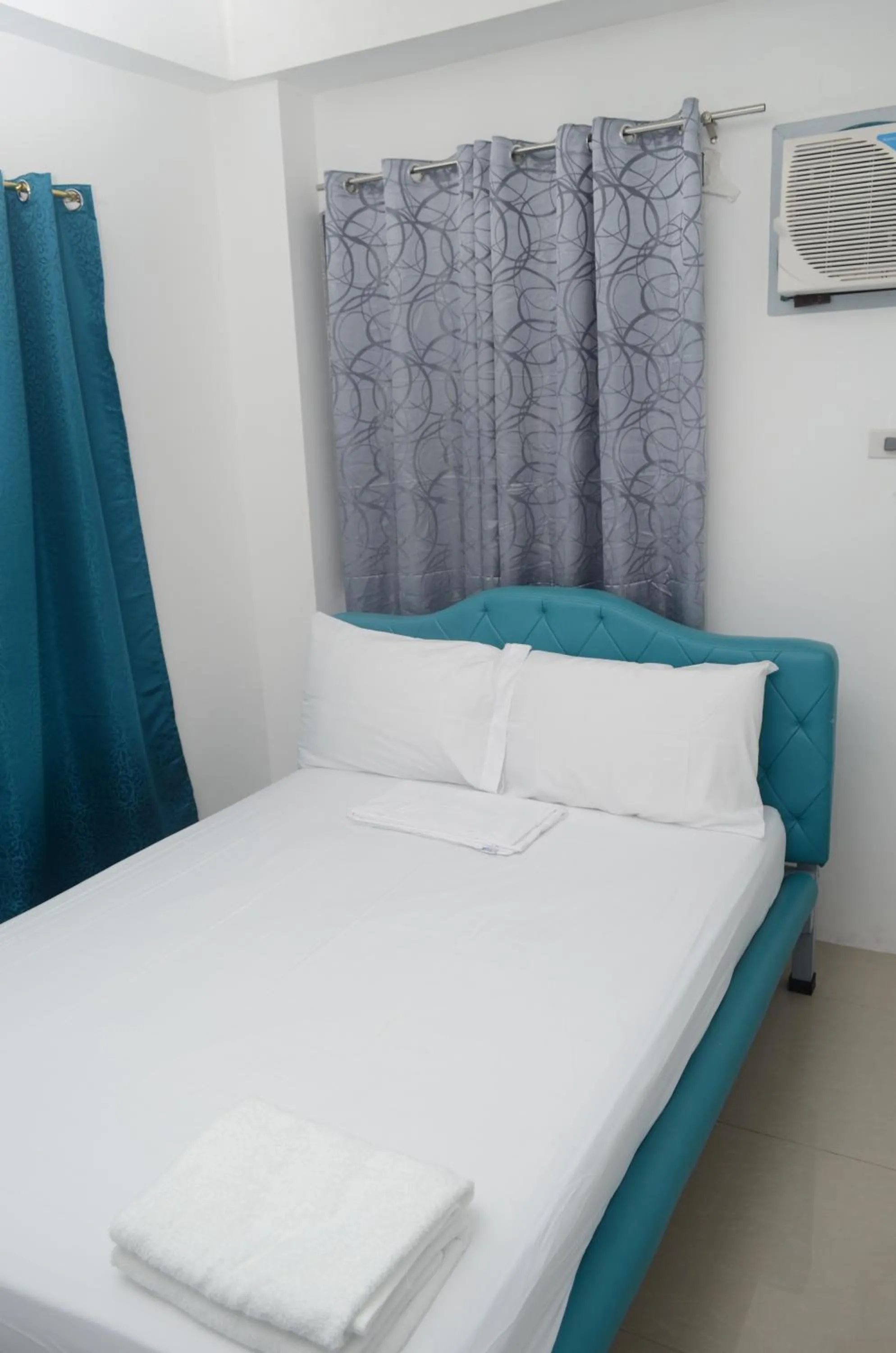 Bed in Alicia Apartment