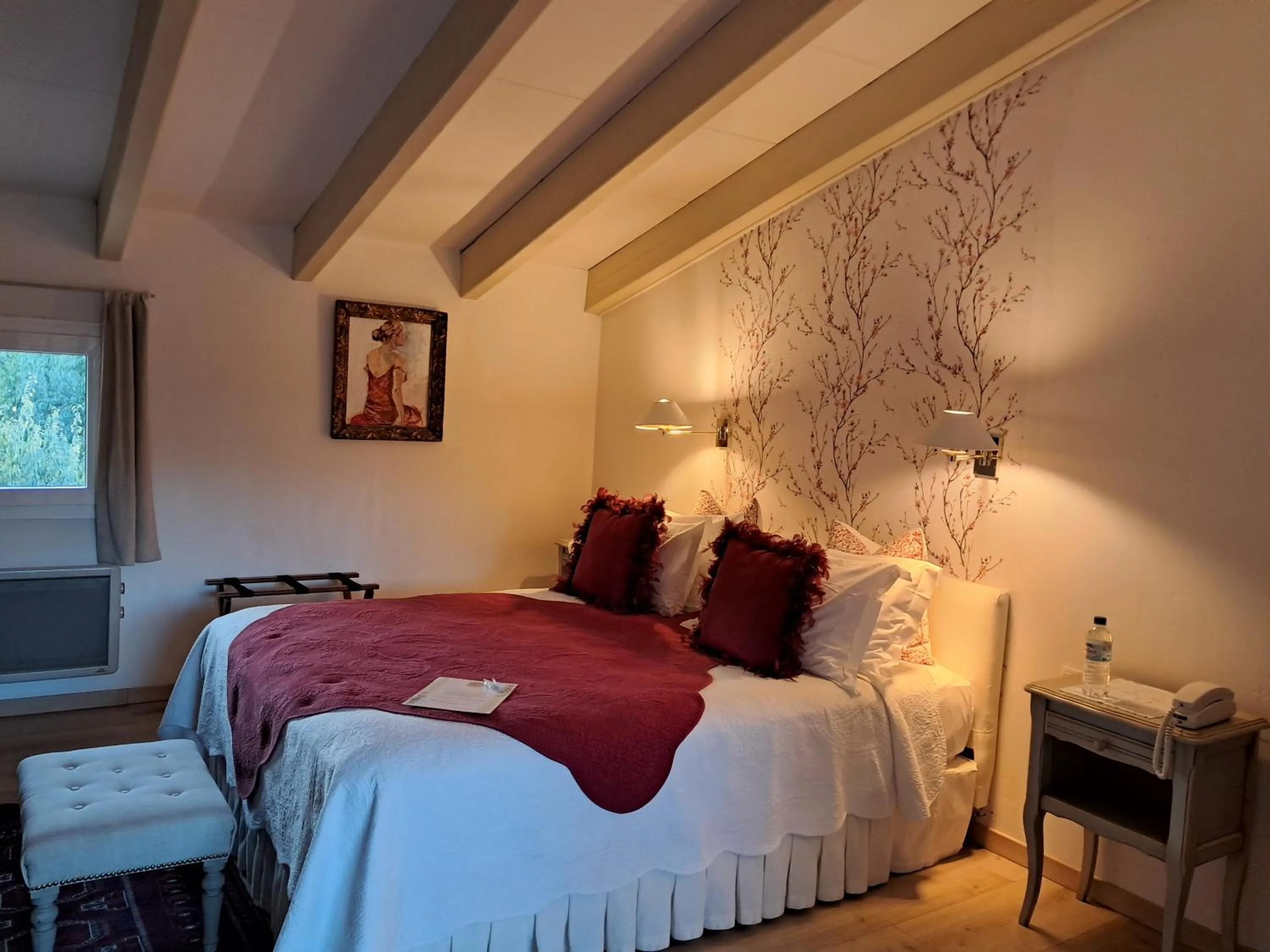 Bed in Hotel Le Mas Trilles