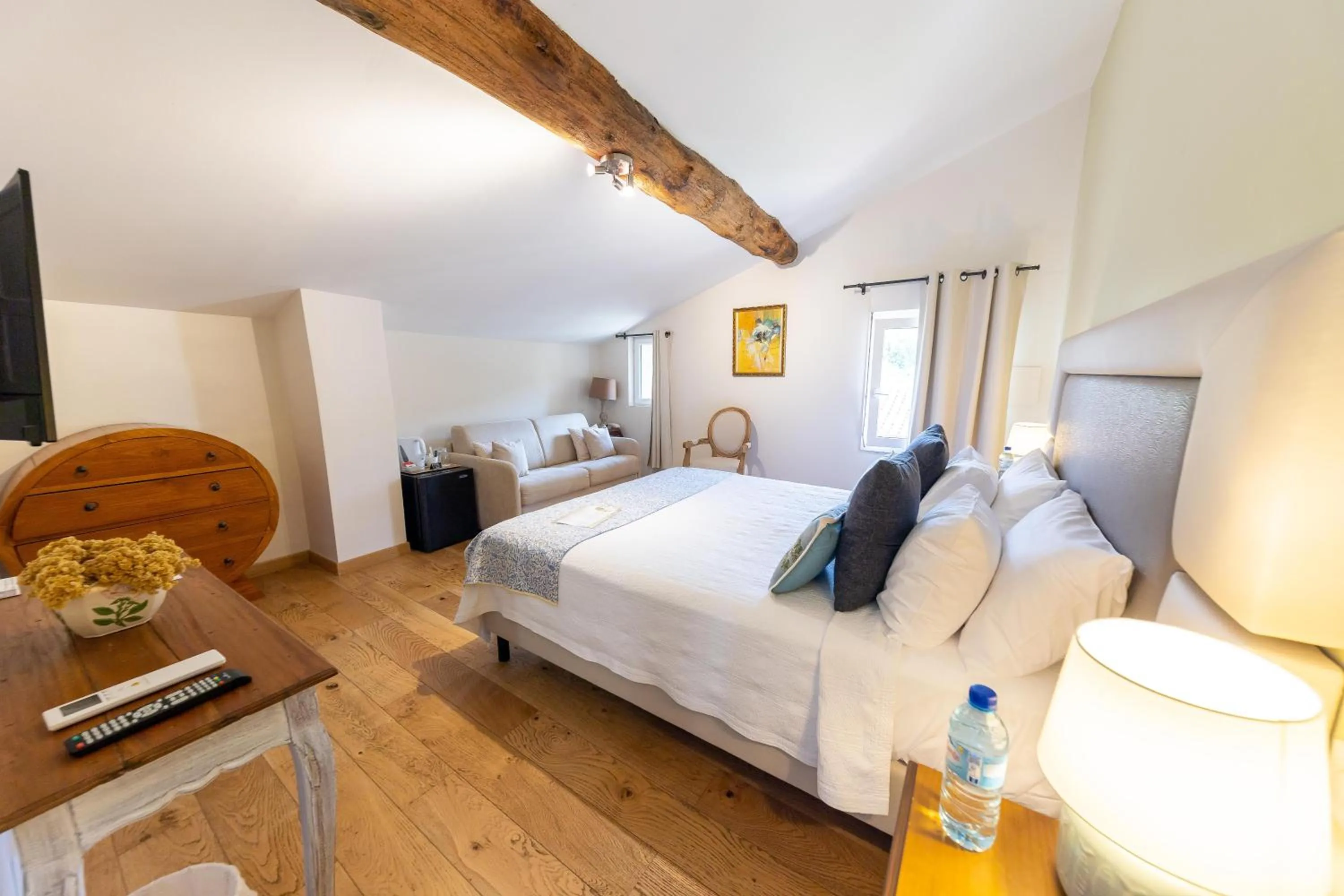 Bed in Hotel Le Mas Trilles