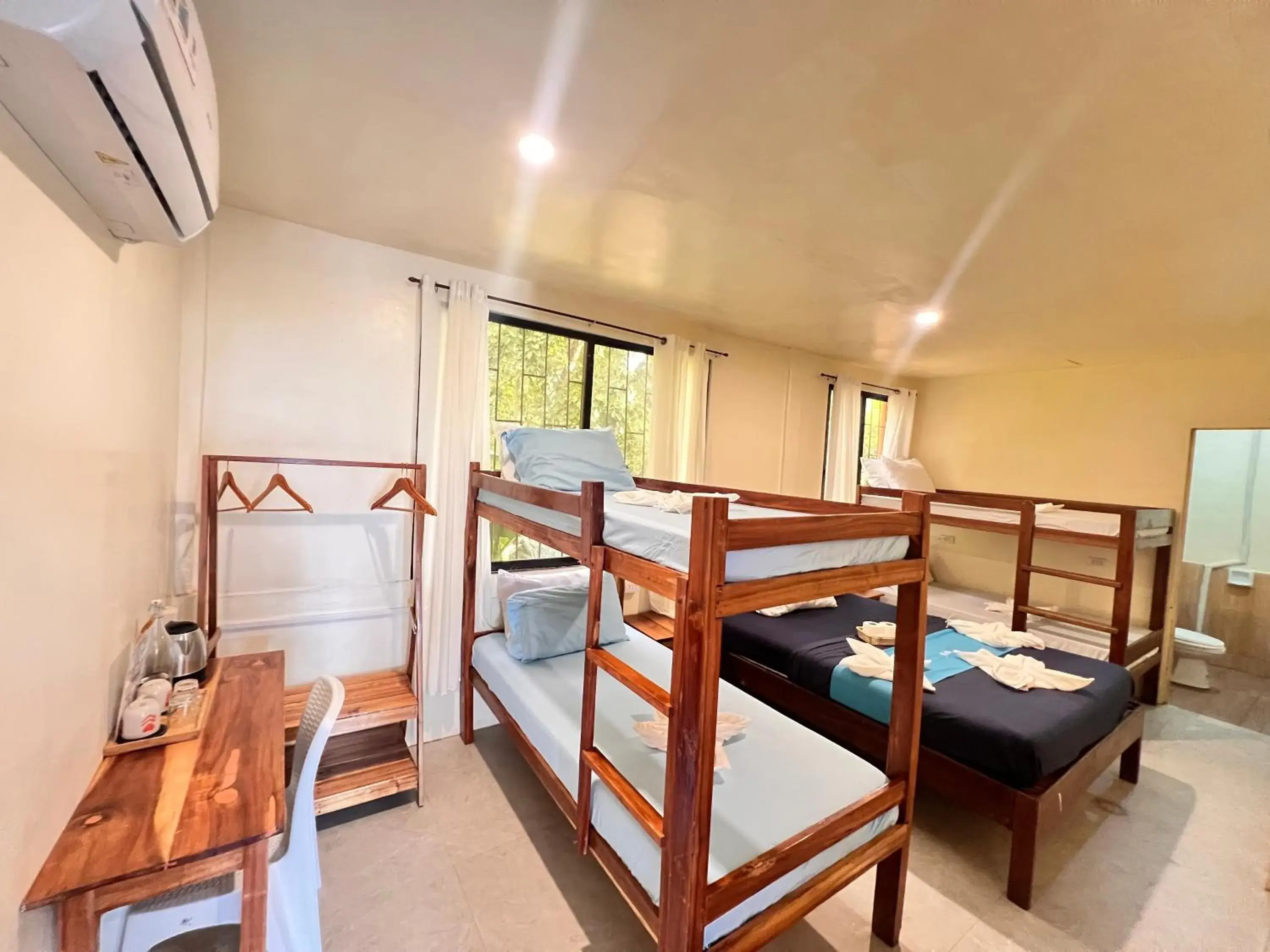 Quadruple Room with Private Bathroom in Hill Myna Beach Cottages Quadruple Room with Private Bathroom in Hill Myna Beach Cottages