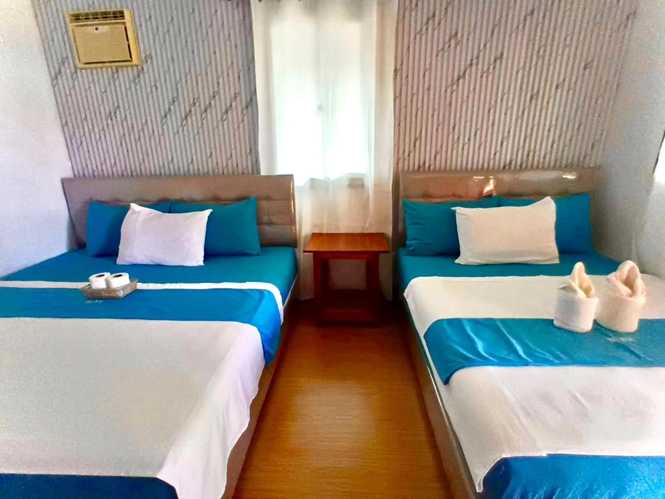 Bed in Hill Myna Beach Cottages