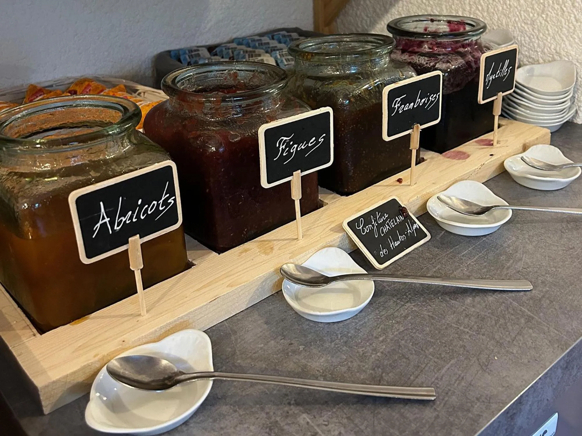 Food in Hôtel Résidence Les Colchiques