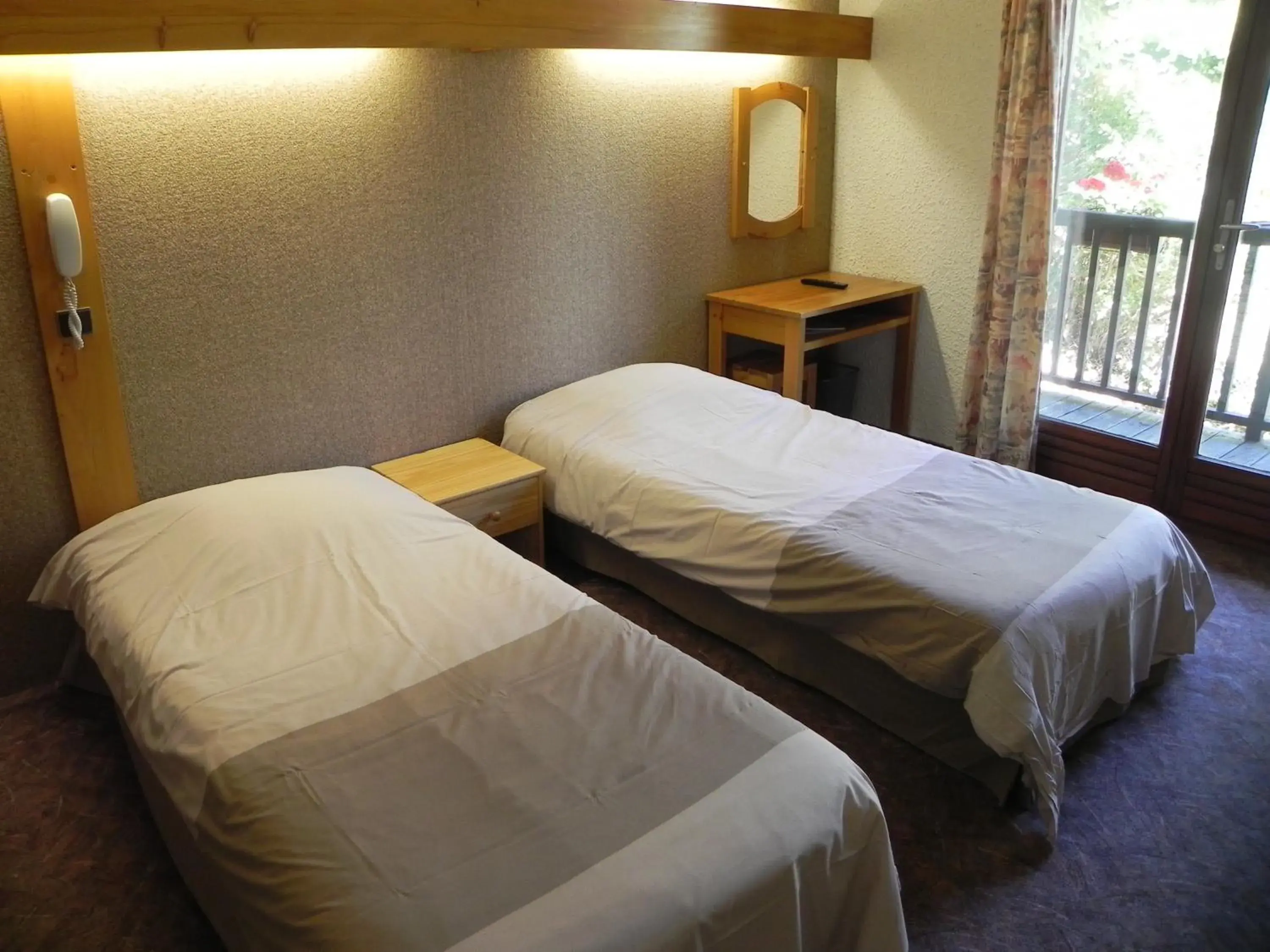 Studio (2/4 Adults) with Twin Bed in Hôtel Résidence Les Colchiques Studio (2/4 Adults) with Twin Bed in Hôtel Résidence Les Colchiques