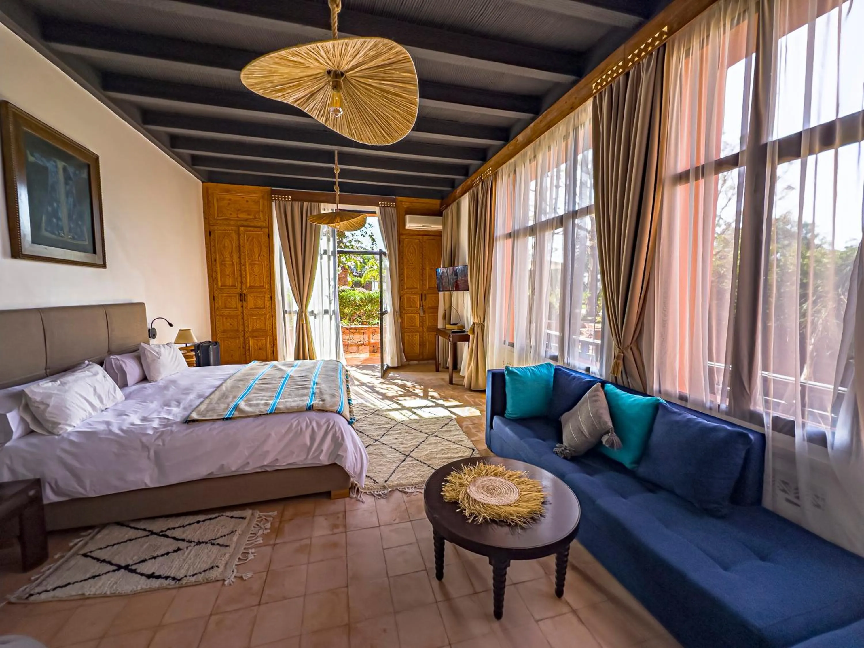 Living room, Bed in Kasbah Agounsane Hotel & Spa