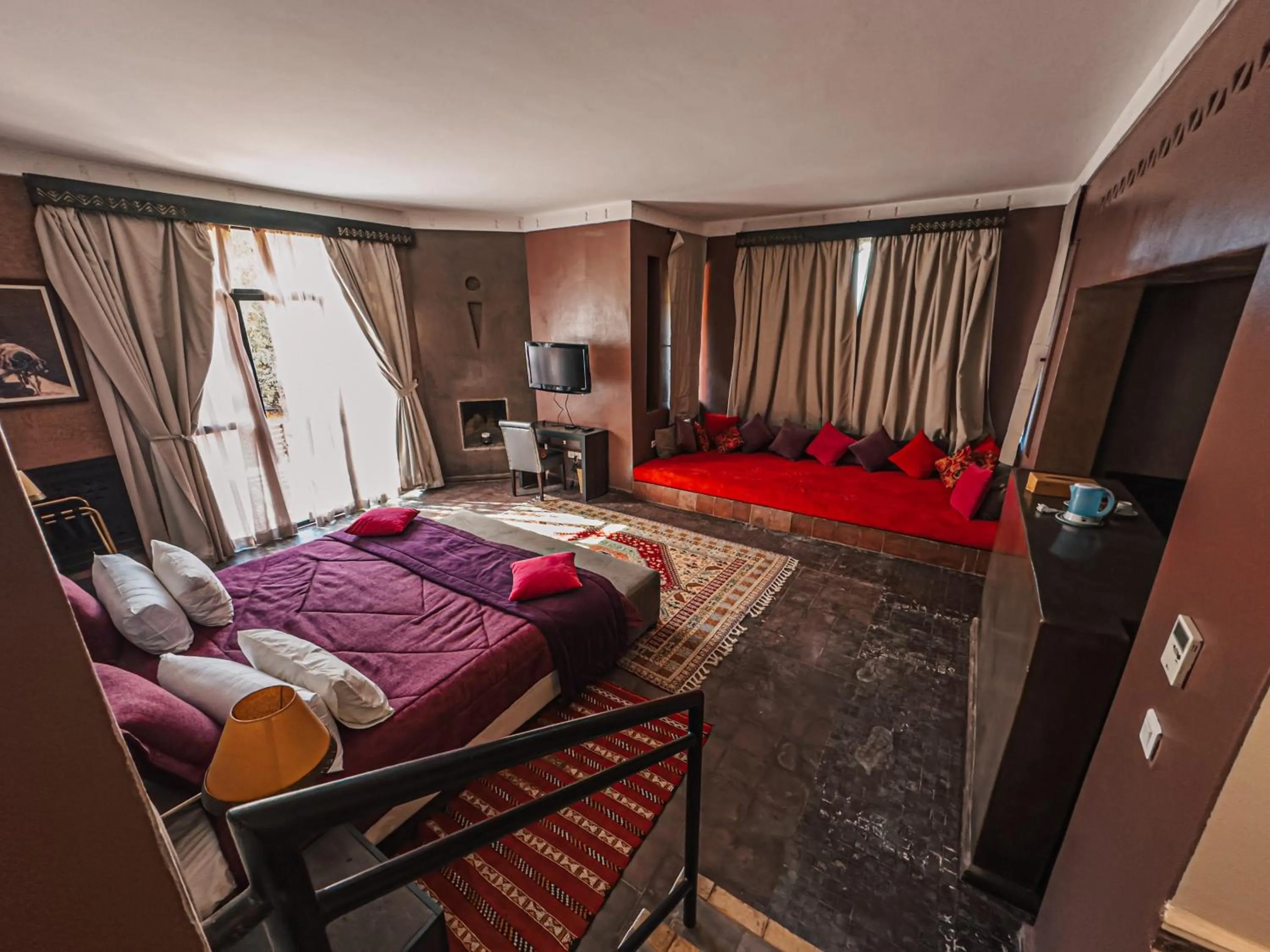 Photo of the whole room, Bed in Kasbah Agounsane Hotel & Spa