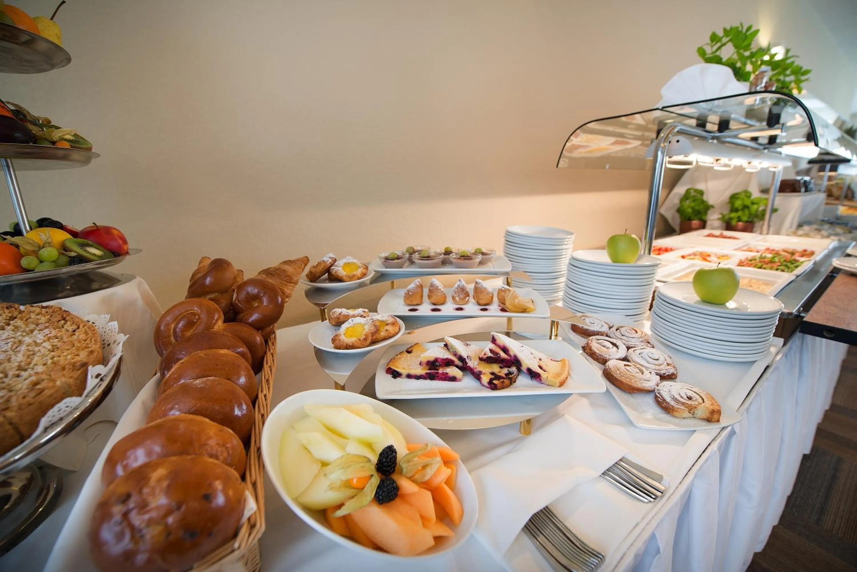 Buffet breakfast in Wellness Hotel Diamant