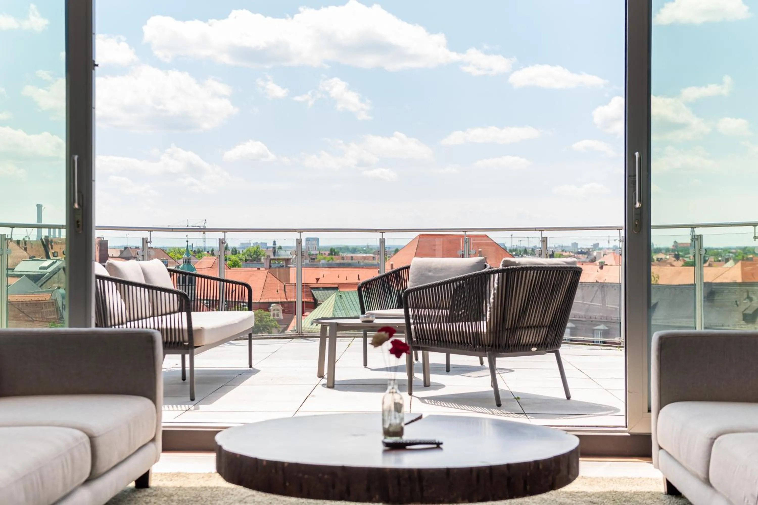 Day in KOOS Hotel&Apartments - City Aparthotel