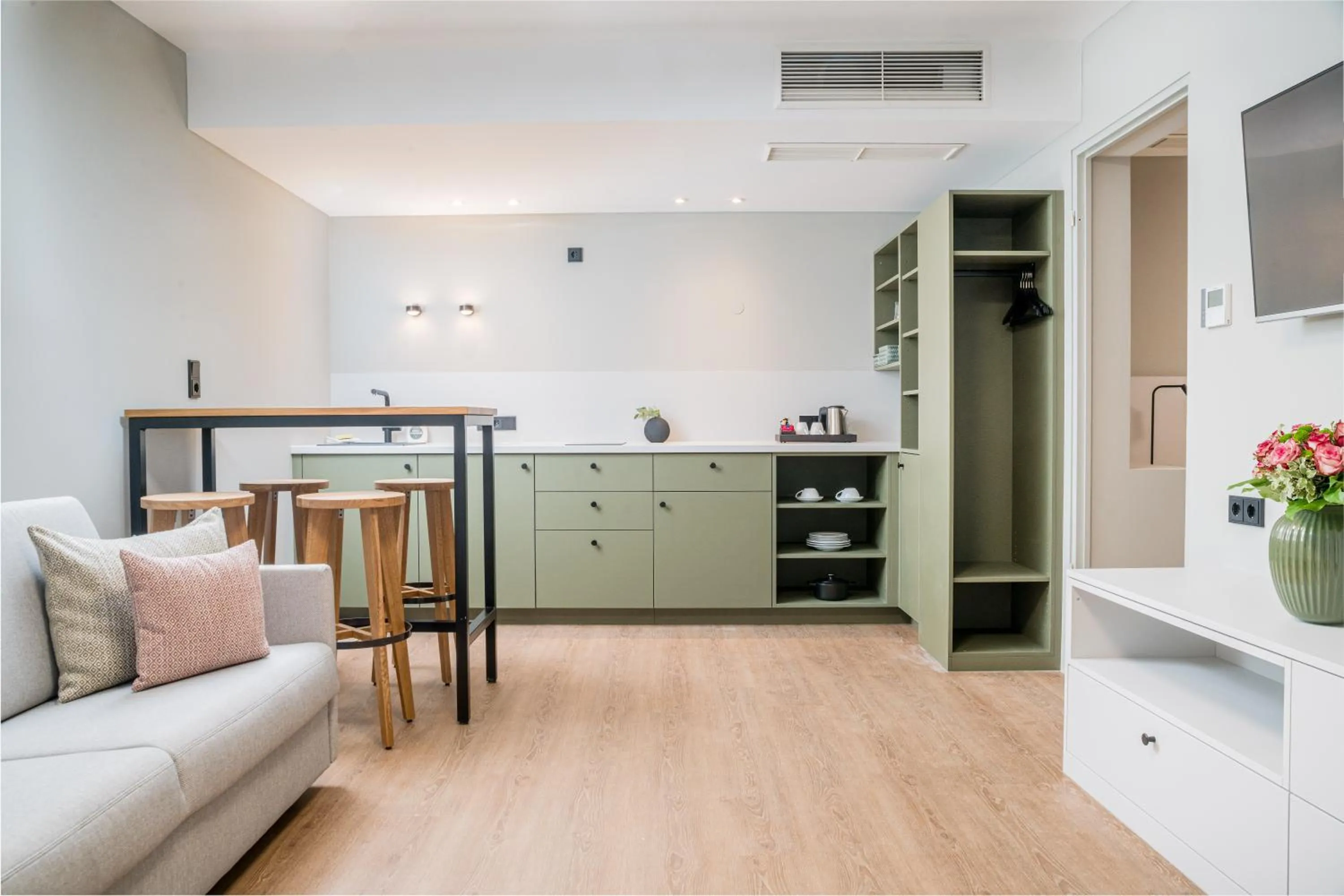 Kitchen or kitchenette in KOOS Hotel&Apartments - City Aparthotel