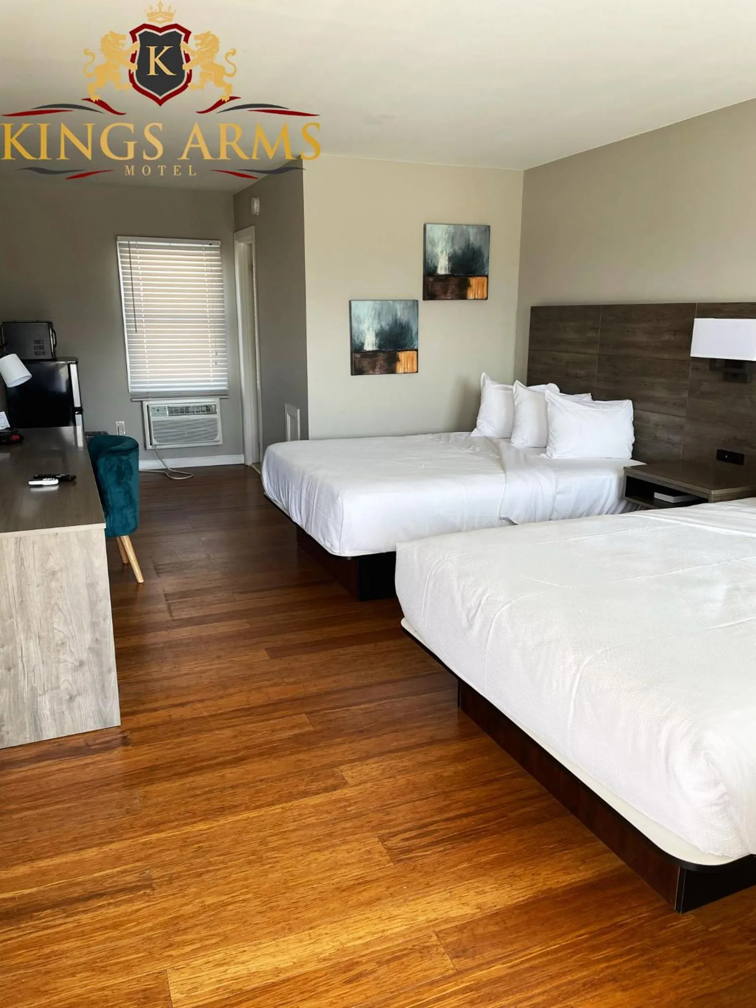 Photo of the whole room in Kings Arms Motel