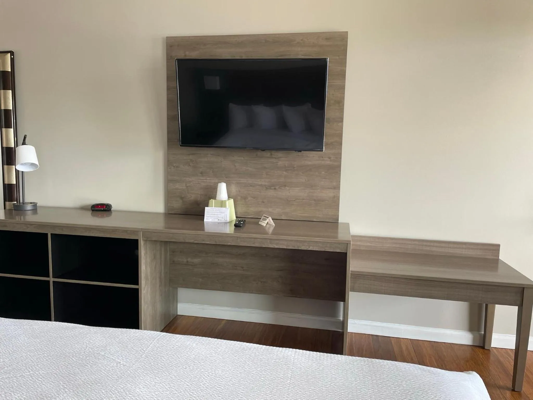 TV and multimedia in Kings Arms Motel