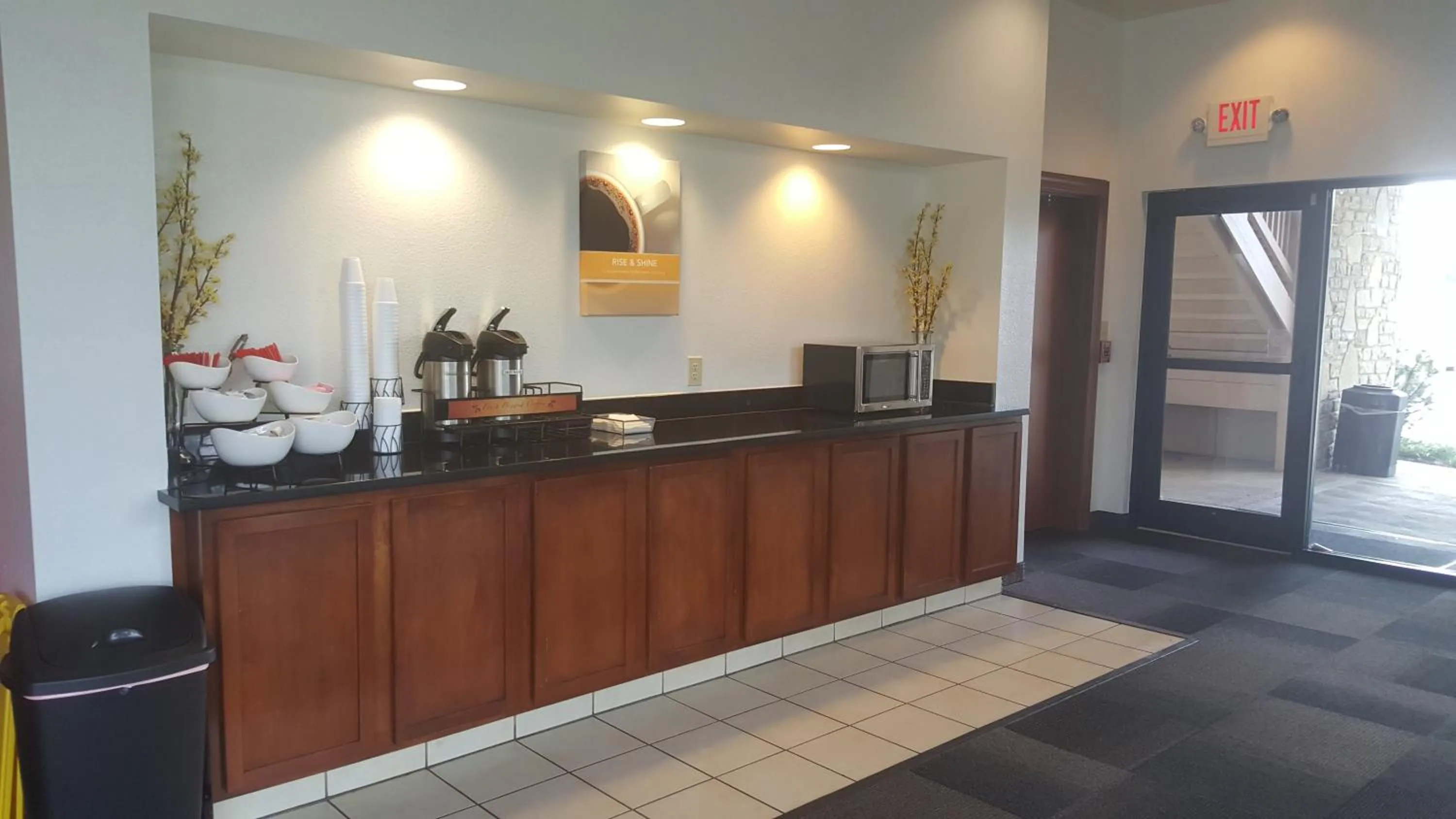 Lobby or reception in Motel 6-Columbus, OH - OSU
