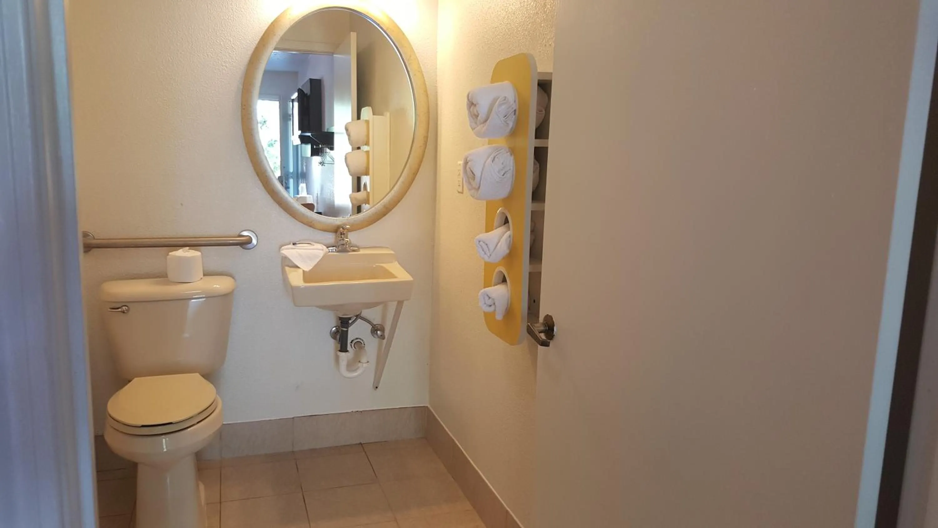 Toilet in Motel 6-Columbus, OH - OSU