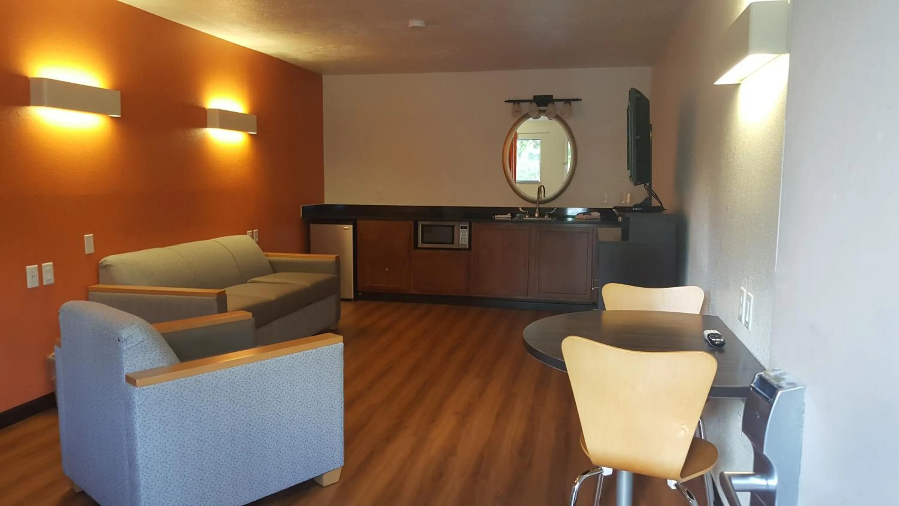 Kitchen or kitchenette in Motel 6-Columbus, OH - OSU