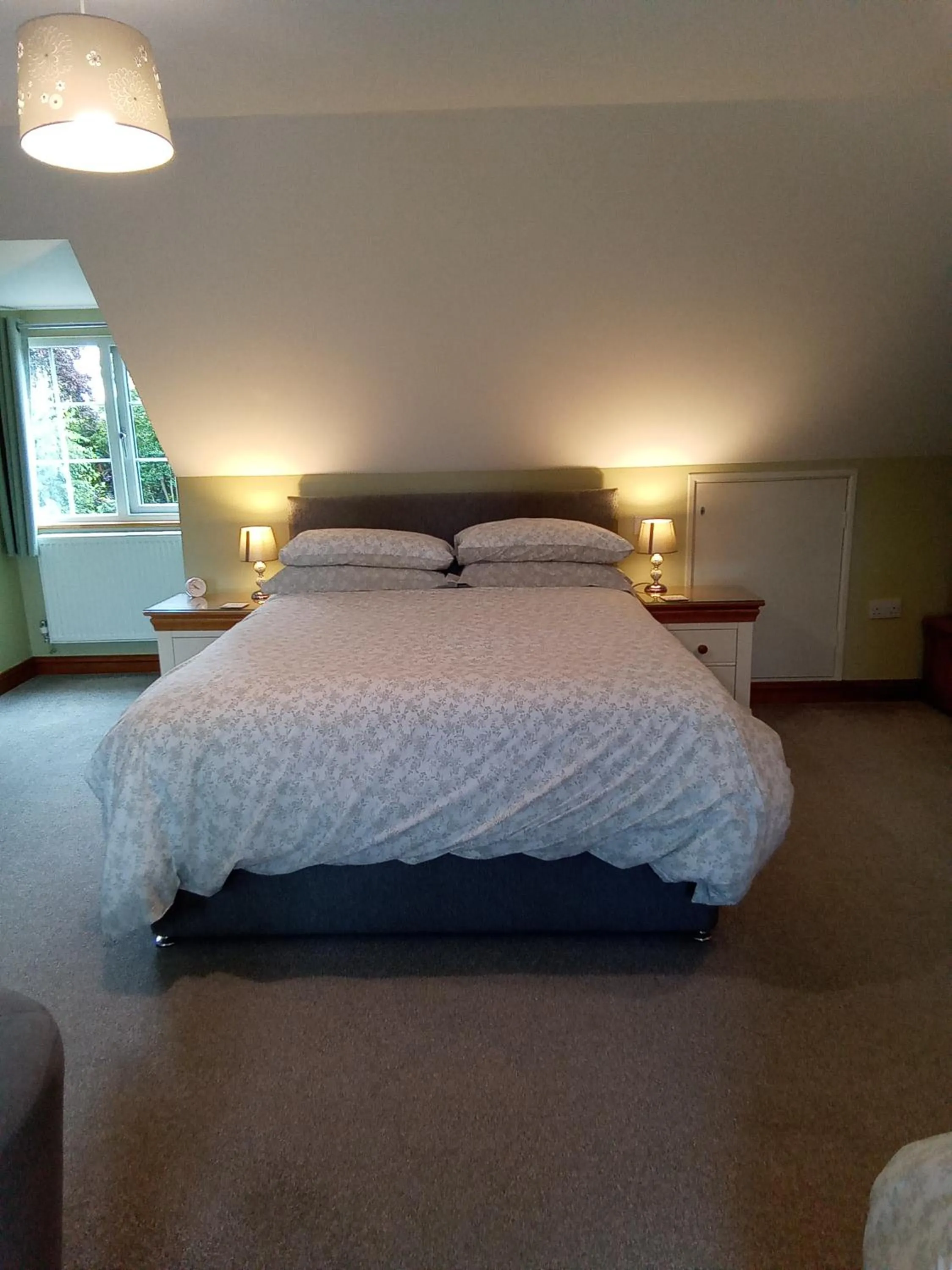 Bed in White Cottage B and B