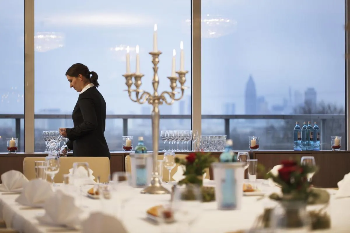 Restaurant/places to eat in SOALTEE Hotel by Trip Inn Frankfurt Messe Tagungshotel